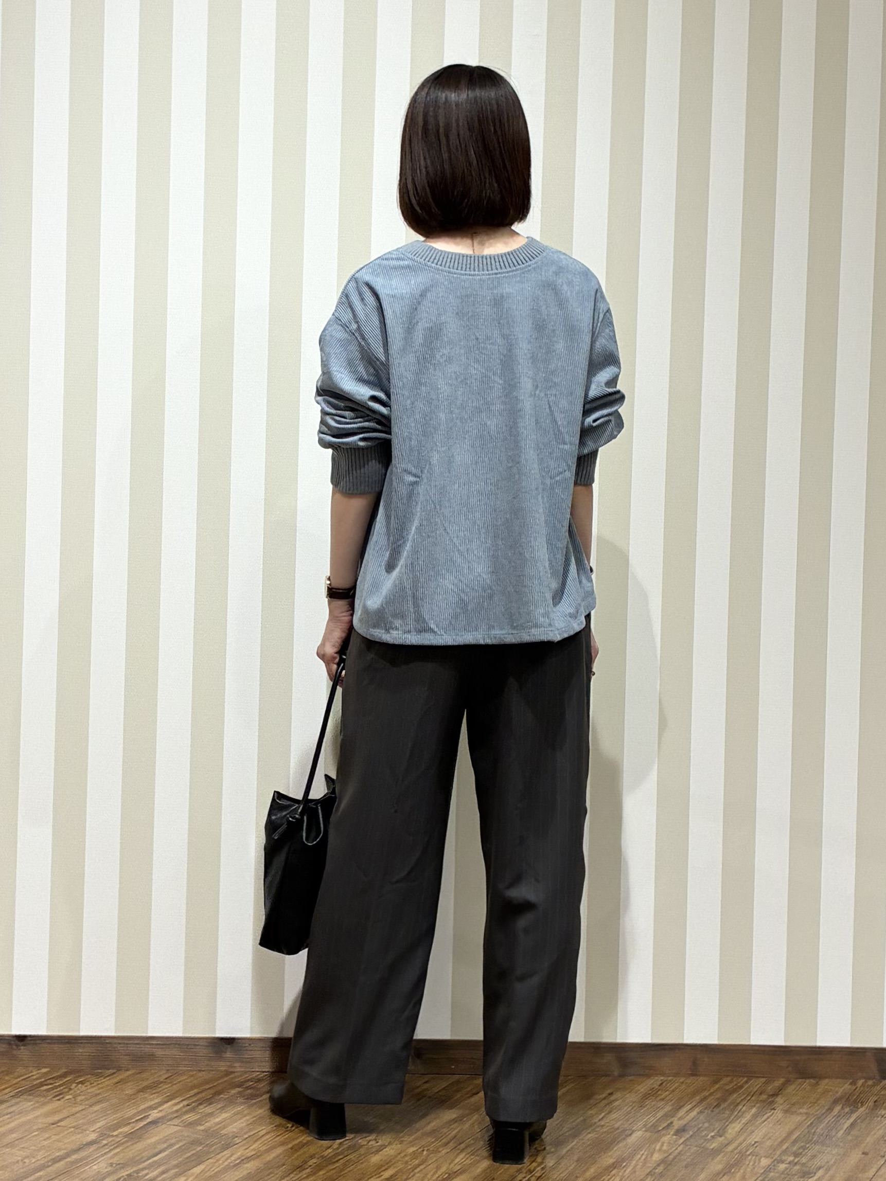 SAOさんの「SHOO･LA･RUE｜【S-LL/洗濯機可/前後2WAY】大人上品にきまる コーデュロイトップス」を使ったコーディネート