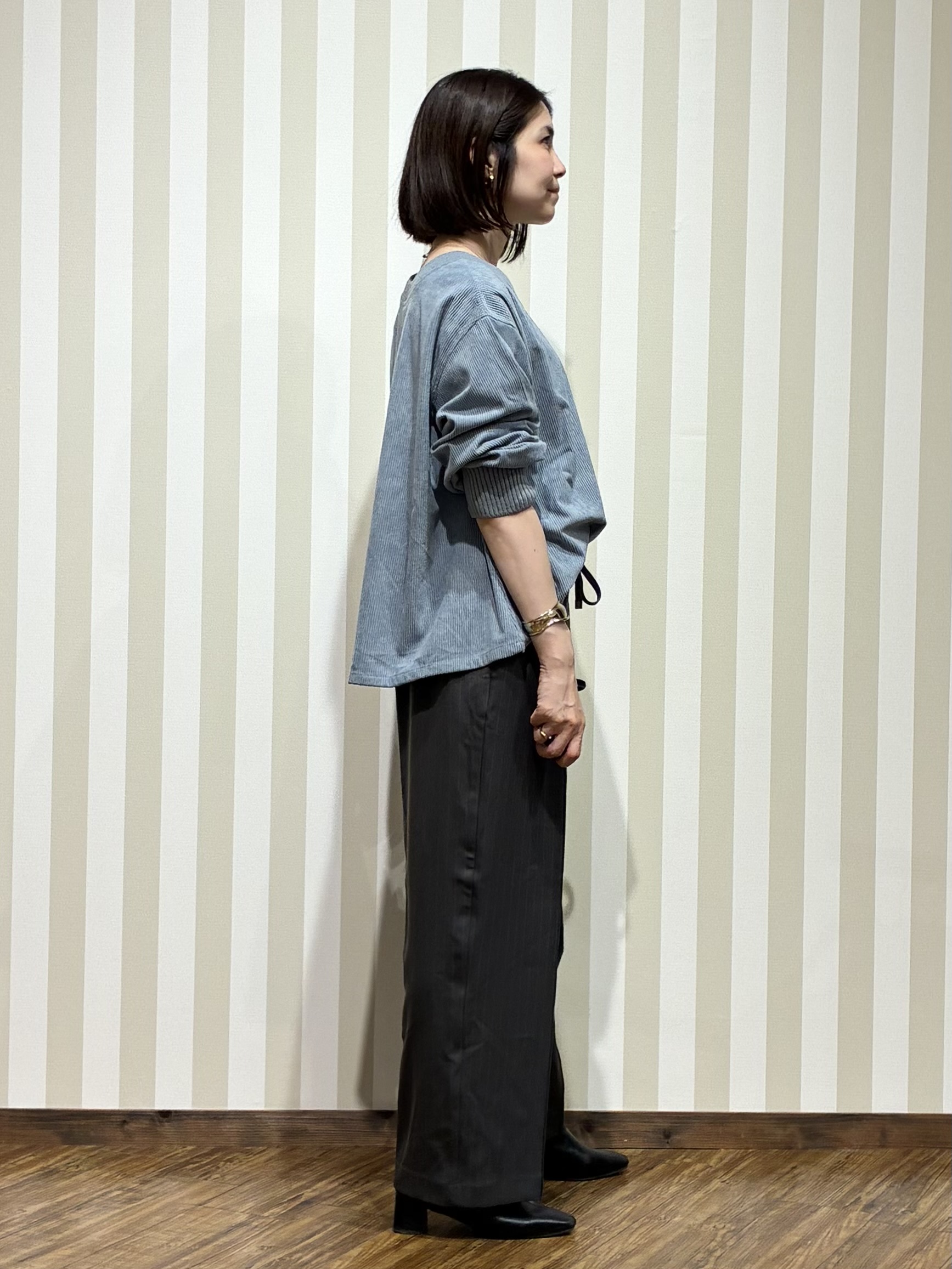 SAOさんの「SHOO･LA･RUE｜【S-LL/洗濯機可/前後2WAY】大人上品にきまる コーデュロイトップス」を使ったコーディネート