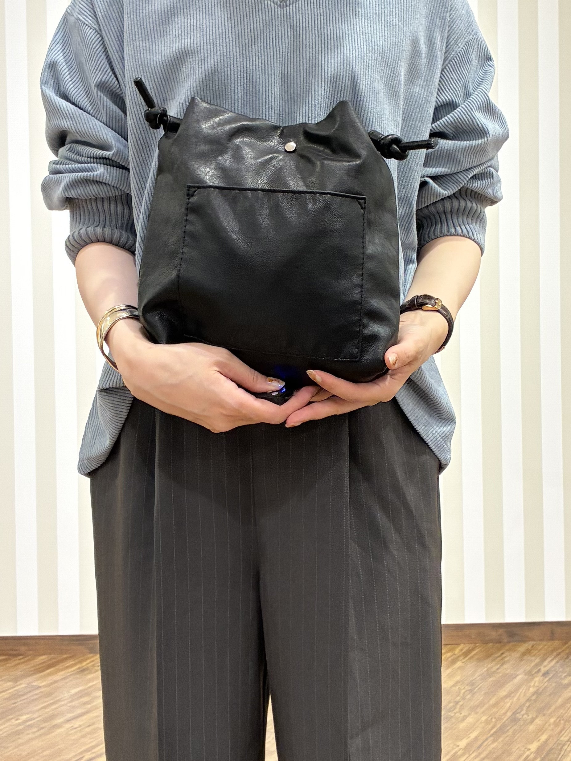 SAOさんの「SHOO･LA･RUE｜【S-LL/洗濯機可/前後2WAY】大人上品にきまる コーデュロイトップス」を使ったコーディネート