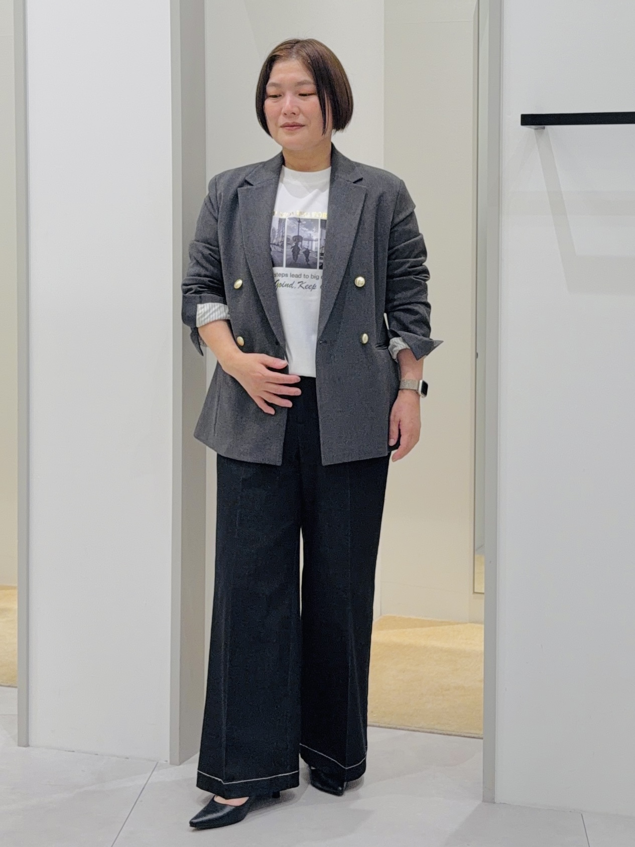 タナさんの「THE SHOP TK｜クラシカルな雰囲気 ダブルブレストジャケット」を使ったコーディネート