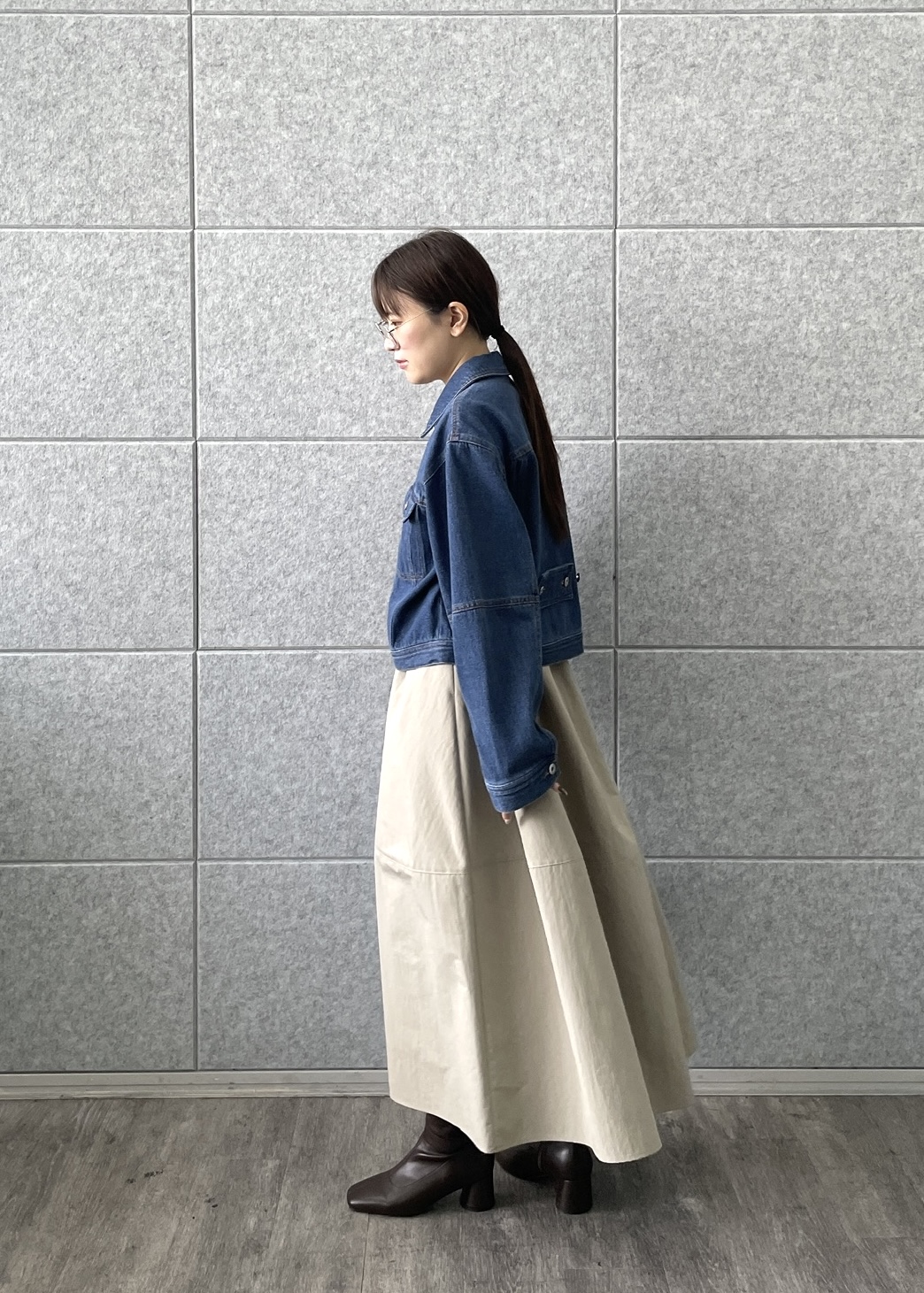 Renoさんの「INDIVI｜ダブルジップデニムブルゾン【LIVE紹介／上枝みどりさん着用／セットアップ可能】」を使ったコーディネート
