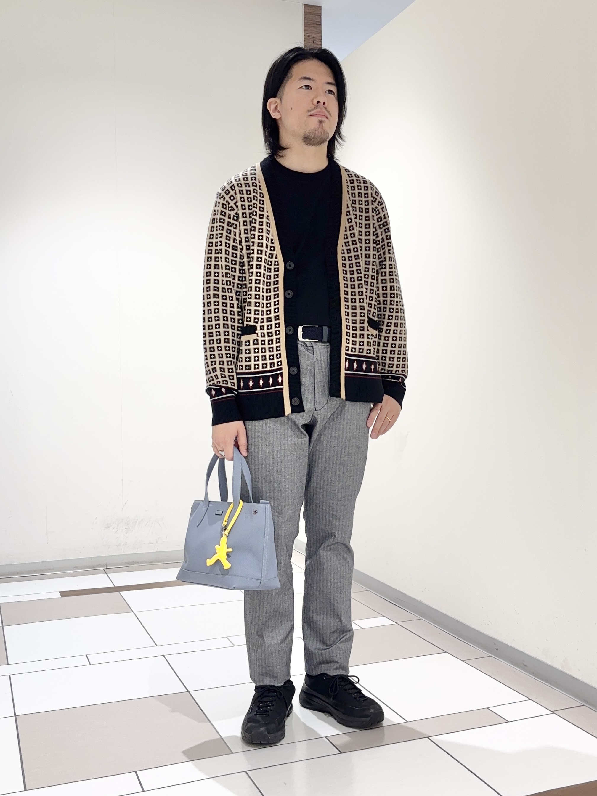 及川さんの「TAKEO KIKUCHI｜【BOWLER HAT LABEL】ジオメトリック柄カーディガン」を使ったコーディネート
