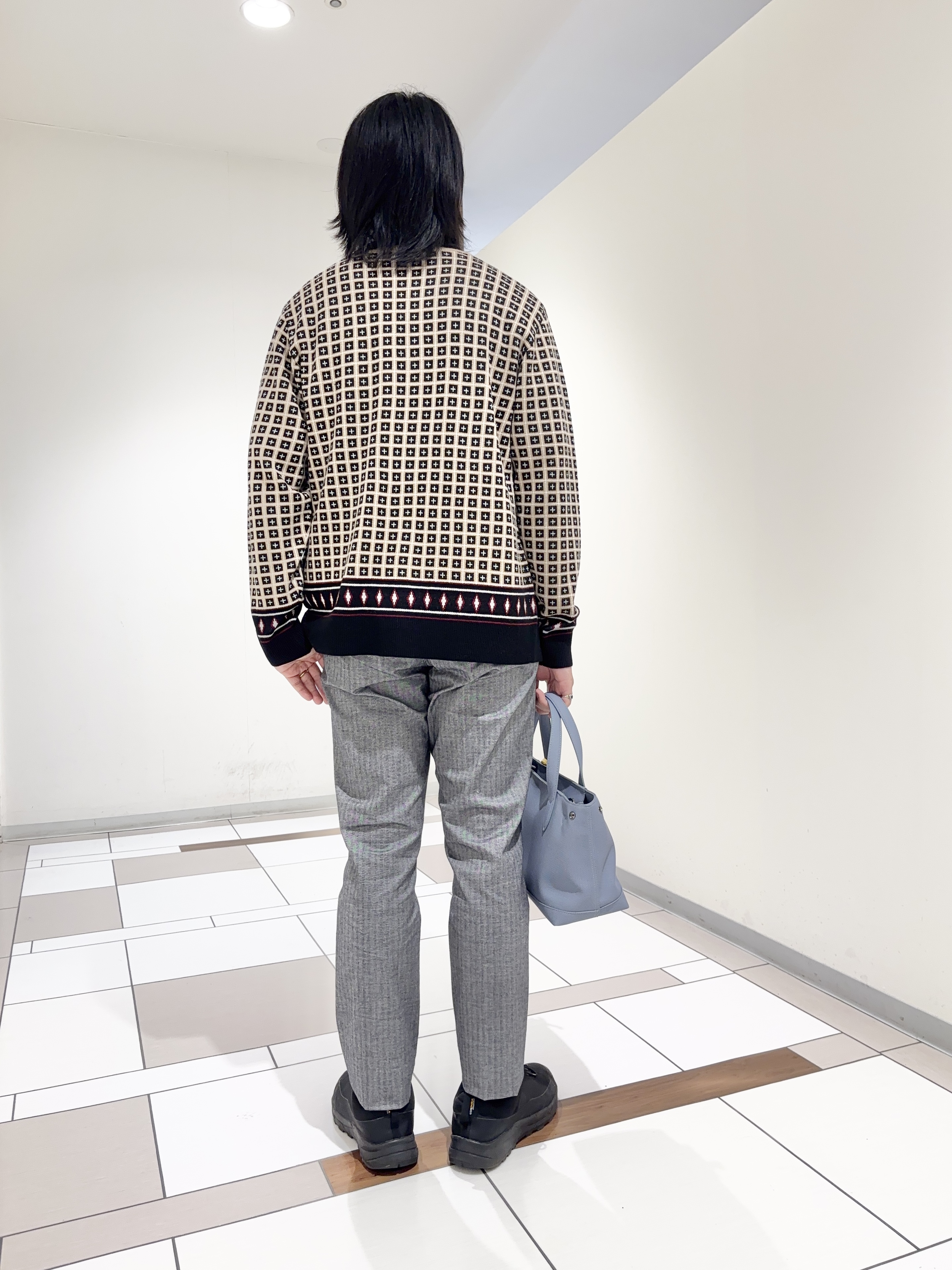 及川さんの「TAKEO KIKUCHI｜【BOWLER HAT LABEL】ジオメトリック柄カーディガン」を使ったコーディネート