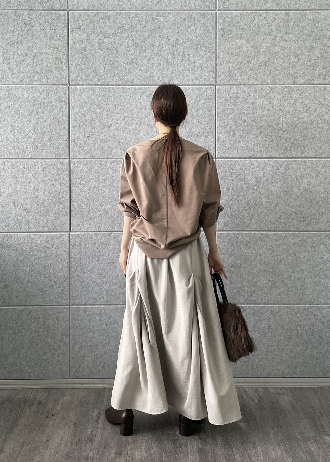 Renoさんの「INDIVI｜裏毛オフショルカットソー」を使ったコーディネート
