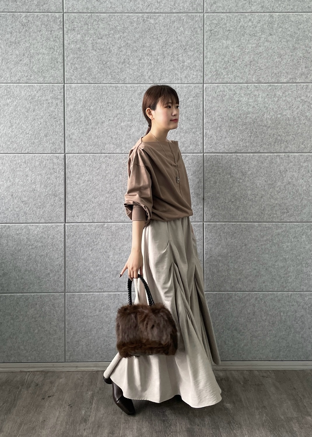 Renoさんの「INDIVI｜裏毛オフショルカットソー」を使ったコーディネート