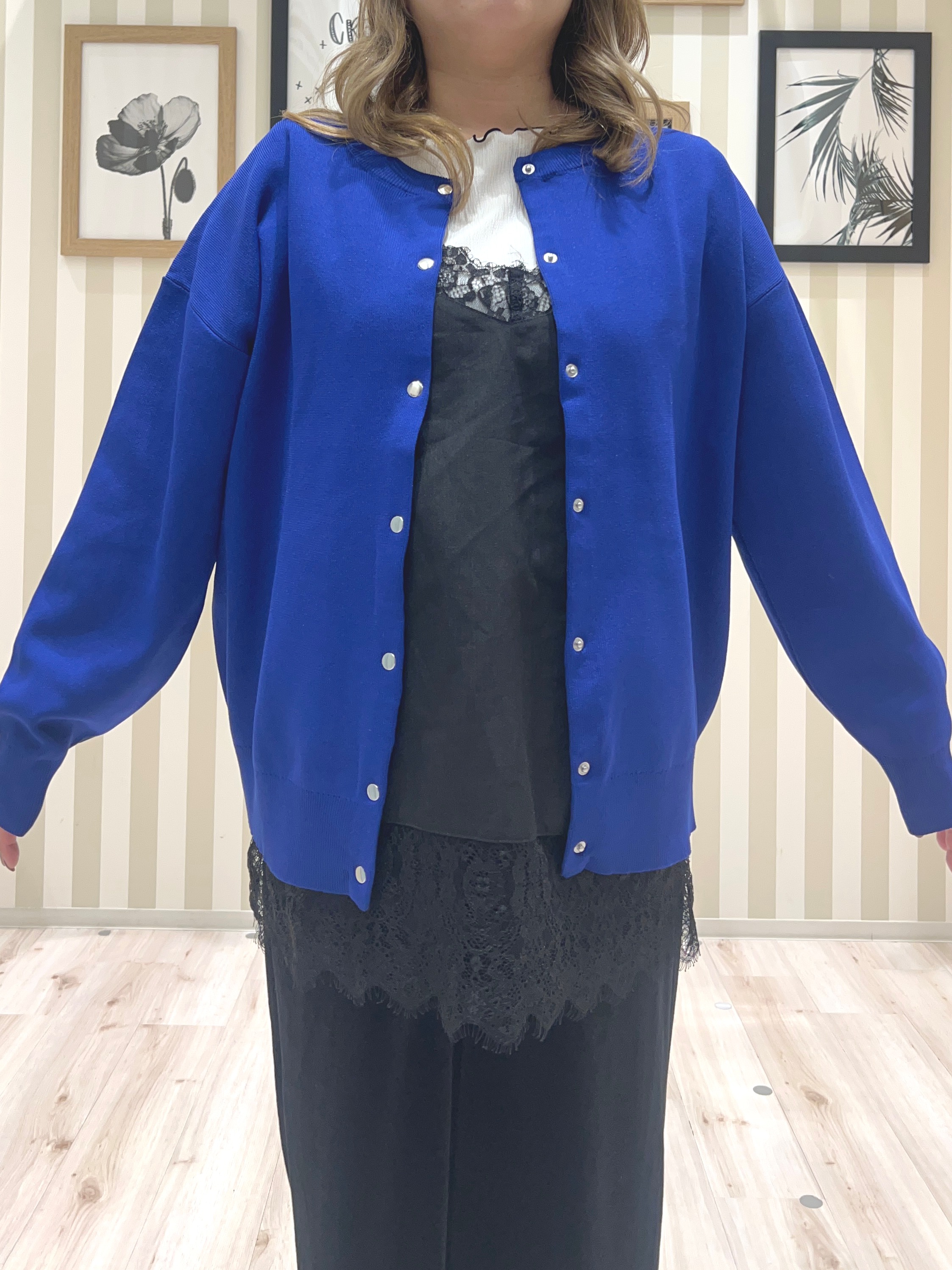 mさんの「SHOO･LA･RUE｜【セットアップ可/洗濯機可】軽やかに羽織れる スポンディッシュ ニットカーディガン」を使ったコーディネート