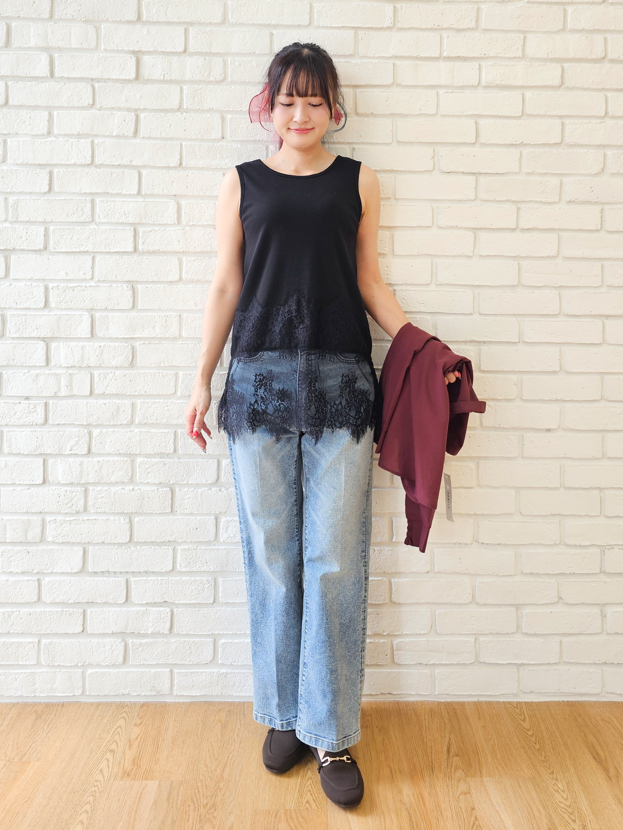 ゆゆさんの「SHOO･LA･RUE｜【洗濯後しわになりにくい/S-LL】こなれ見え ゆるっと キーネック金ボタンポケットシャツ」を使ったコーディネート