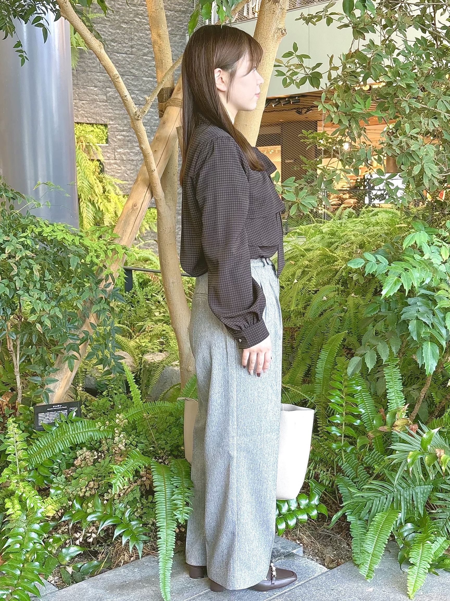 ayumiさんの「OPAQUE.CLIP｜【防シワ】ダブルフレアボウタイブラウス《洗濯機OK／イージーアイロン》」を使ったコーディネート