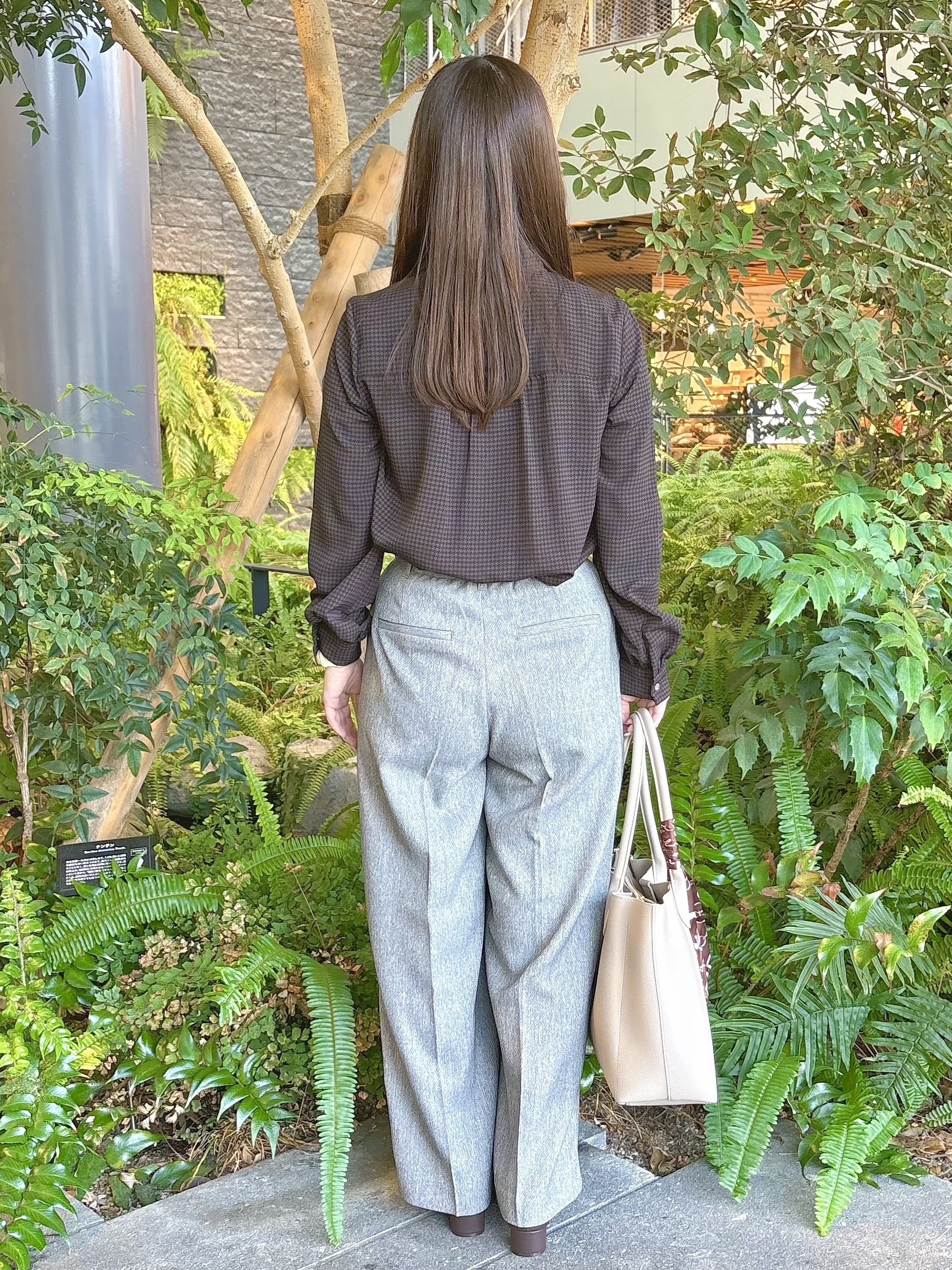 ayumiさんの「OPAQUE.CLIP｜【防シワ】ダブルフレアボウタイブラウス《洗濯機OK／イージーアイロン》」を使ったコーディネート