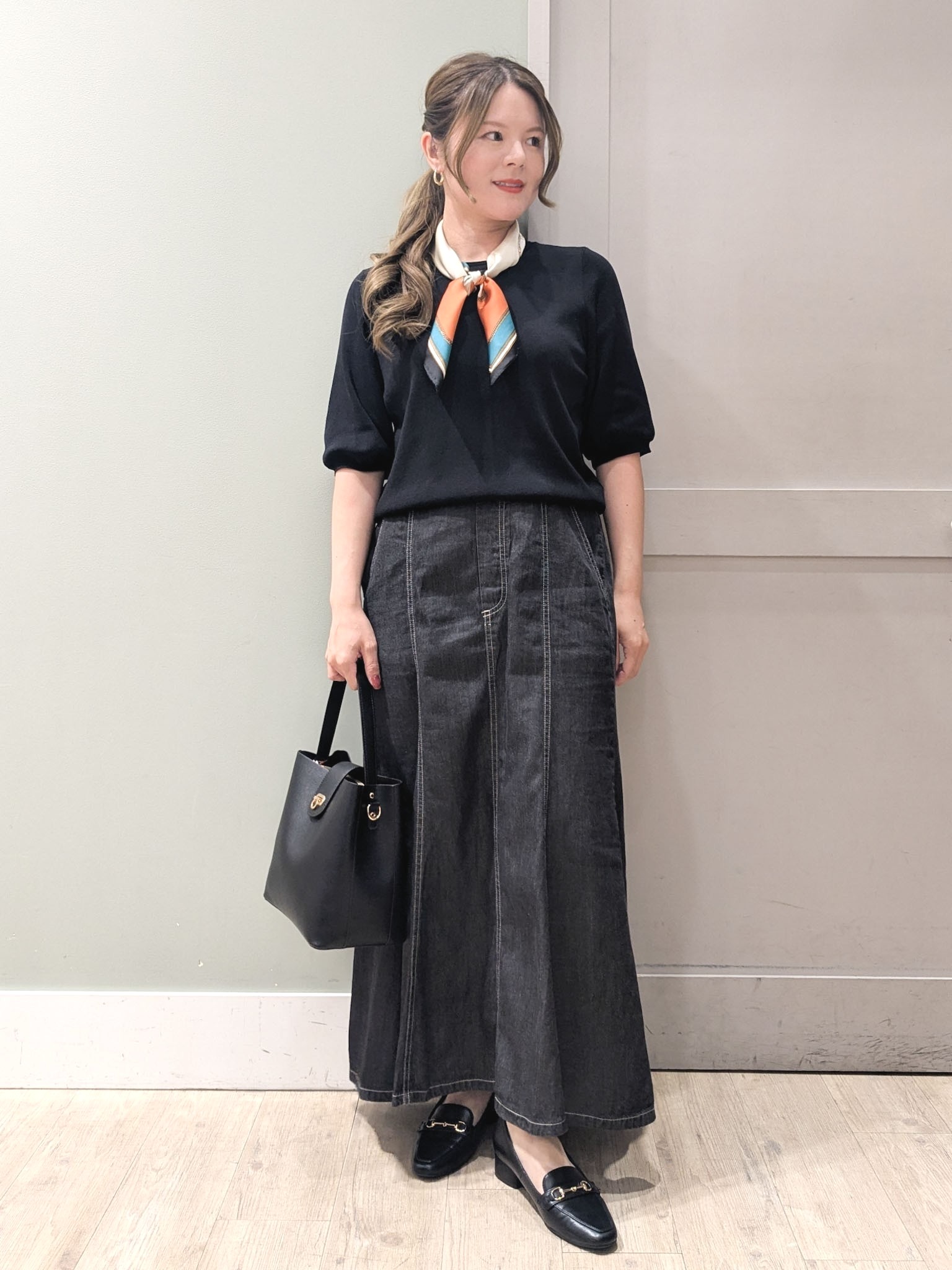 kuwawaさんの「grove｜【シリーズ累計36万枚/UVカット・ひんやり・洗濯機OK】やわらかドライタッチ 五分袖クルーネックニ」を使ったコーディネート