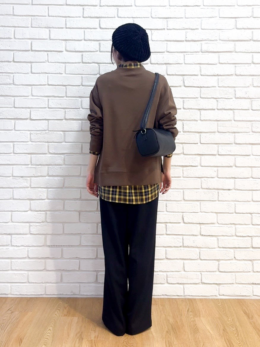 𝐜𝐡𝐢𝐤𝐚さんの「SHOO･LA･RUE｜【洗濯後しわになりにくい/S-LL】気分で選ぶ 大人のデイリー使いに ベーシックシャツ」を使ったコーディネート