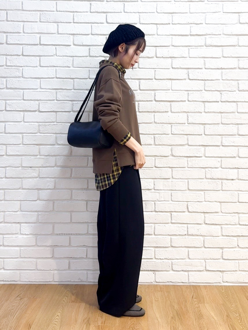 𝐜𝐡𝐢𝐤𝐚さんの「SHOO･LA･RUE｜【洗濯後しわになりにくい/S-LL】気分で選ぶ 大人のデイリー使いに ベーシックシャツ」を使ったコーディネート