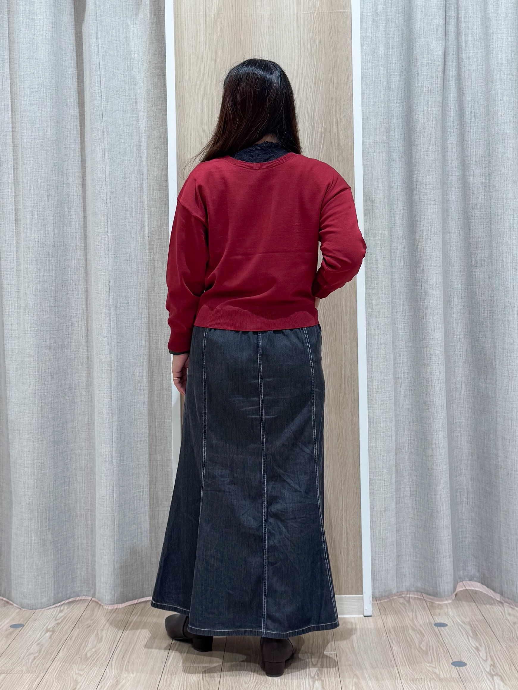 sachiさんの「grove｜【前後2WAY】さりげなく、上品にきらめく ニットカーディガン」を使ったコーディネート