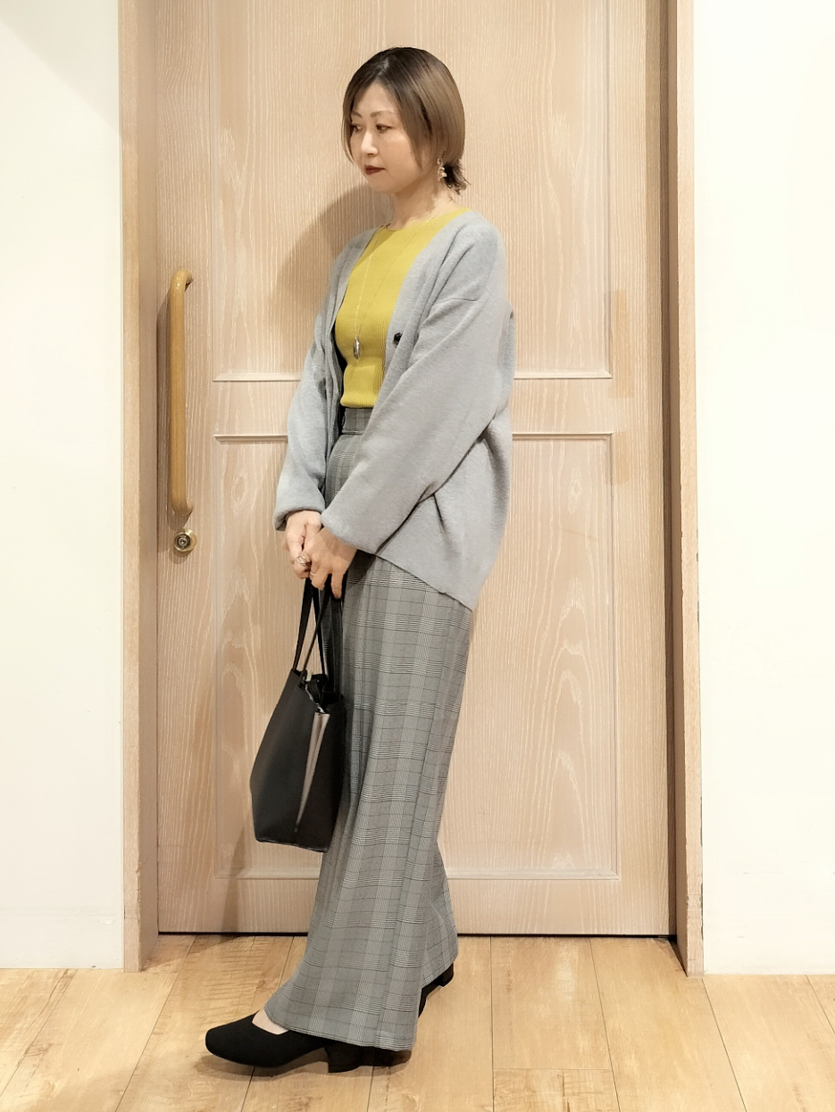 YUKIさんの「SHOO･LA･RUE｜【毛玉になりにくい/S-LL/洗濯機可/体型カバー】Vネックゆったりカーディガン」を使ったコーディネート