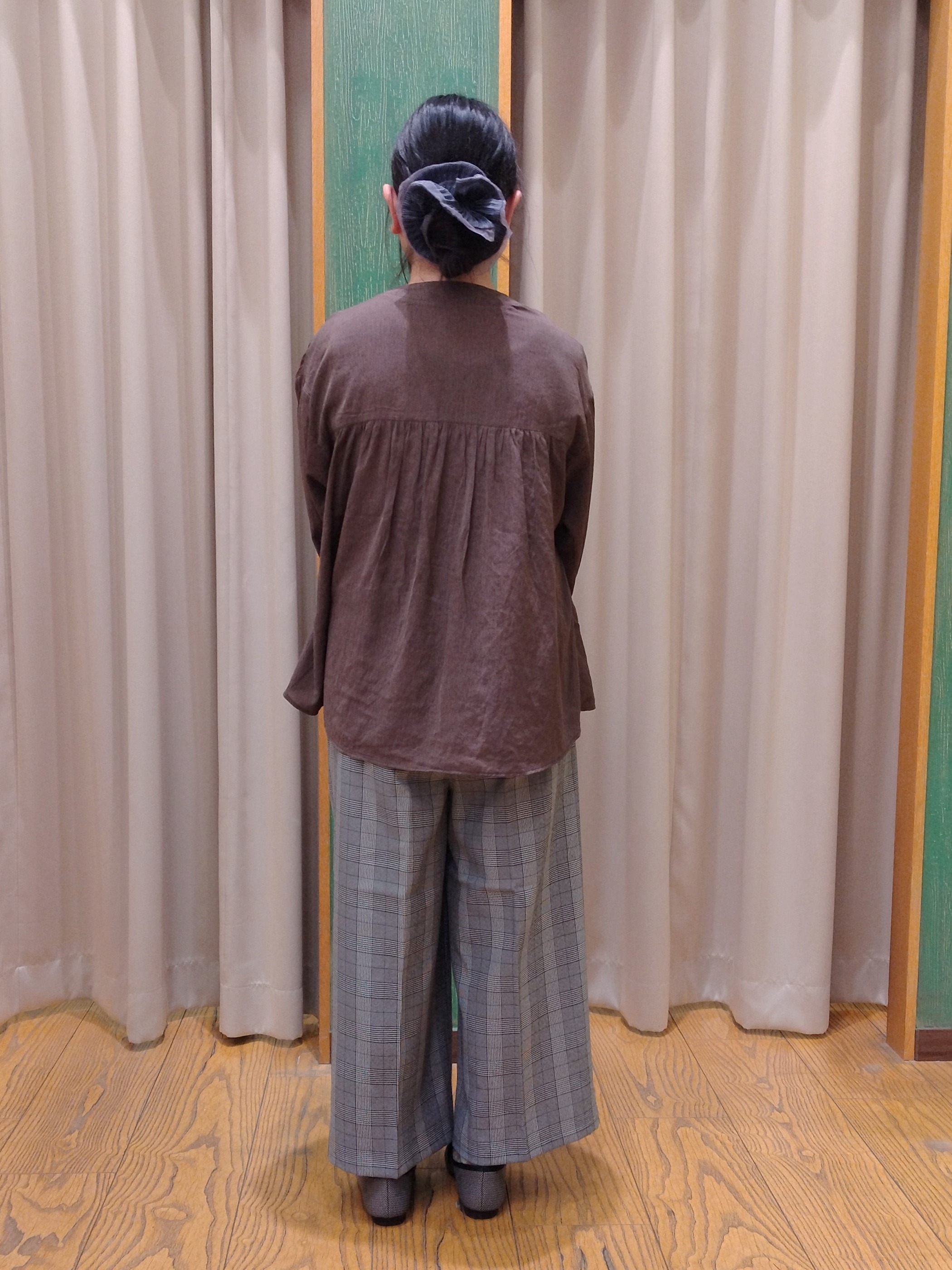 おっしーさんの「SHOO･LA･RUE｜【S-LL/洗濯機可】着痩せシルエット シャーリングシャツカーディガン」を使ったコーディネート