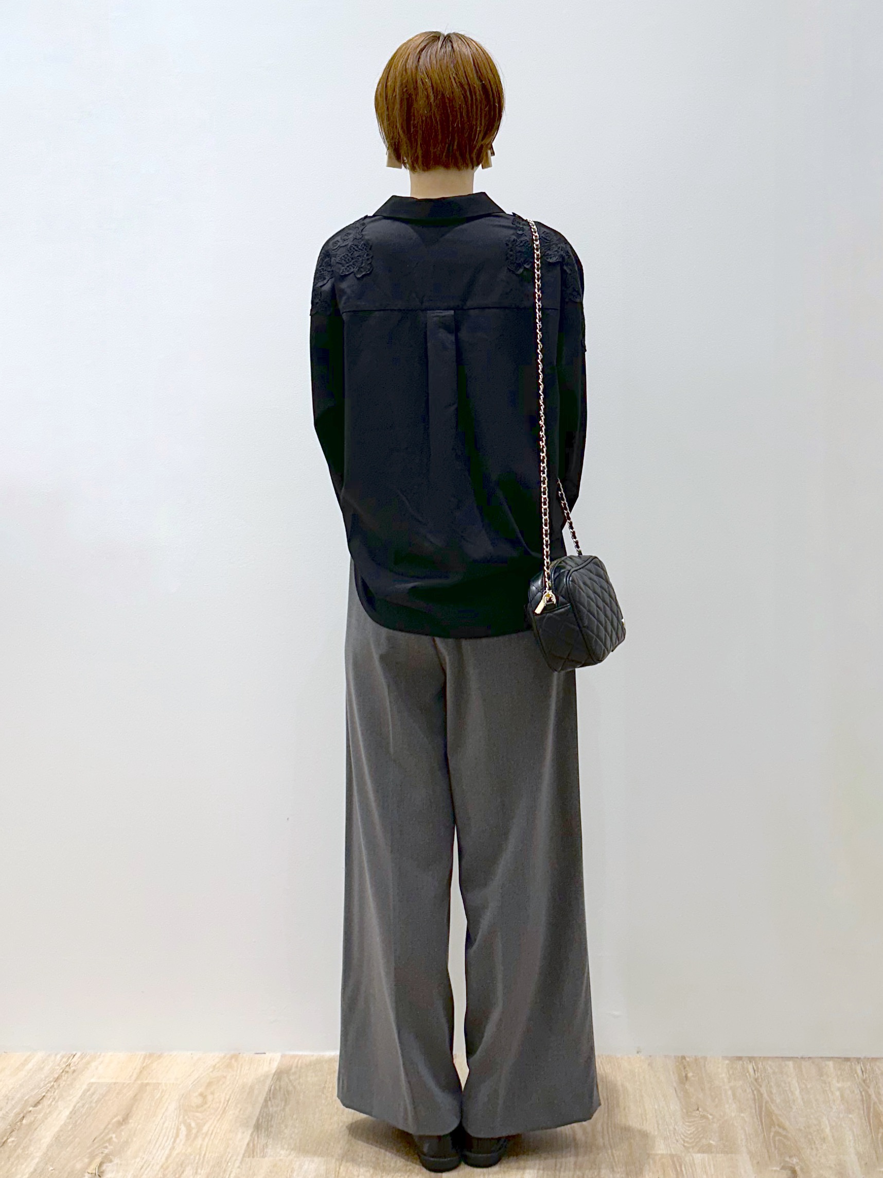yurieさんの「OPAQUE.CLIP｜レースモチーフドッキングシャツ【洗濯機OK】」を使ったコーディネート