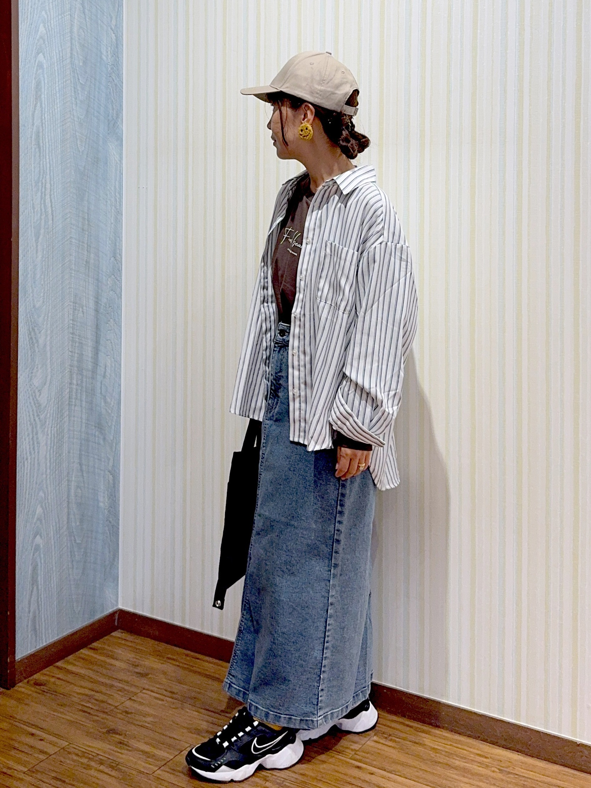 よっしーさんの「SHOO･LA･RUE｜【洗濯後しわになりにくい/S-LL】気分で選ぶ 大人のデイリー使いに ベーシックシャツ」を使ったコーディネート
