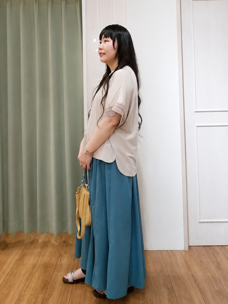 あきなさんの「SHOO･LA･RUE｜【UV/洗濯機可/体型カバー】ヒップ周りが隠せる お袖レースTシャツ」を使ったコーディネート