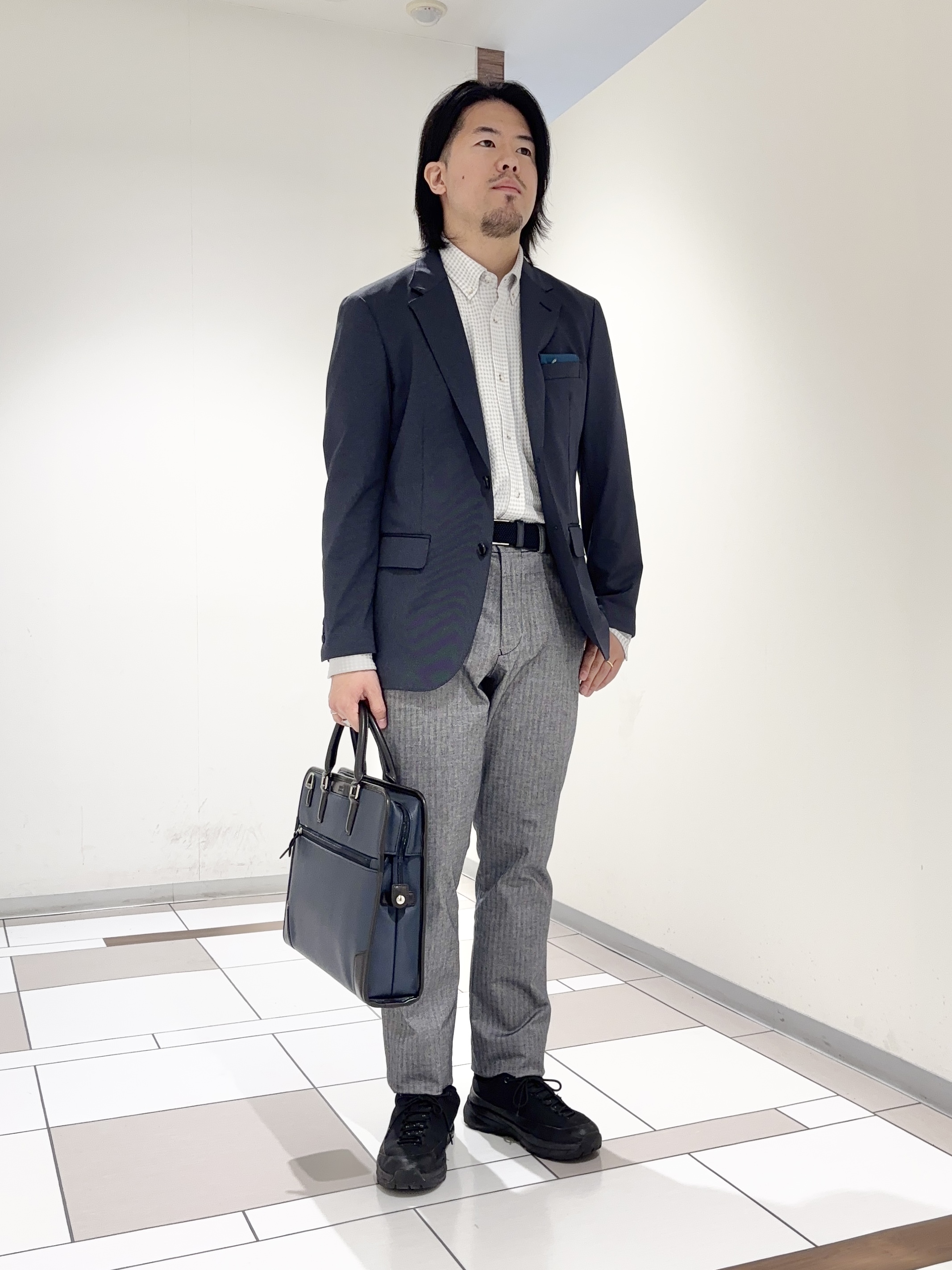及川さんの「TAKEO KIKUCHI｜【360&deg;ストレッチ／軽量】None Of Stress ライト ジャケット（セットアップ対応）」を使ったコーディネート