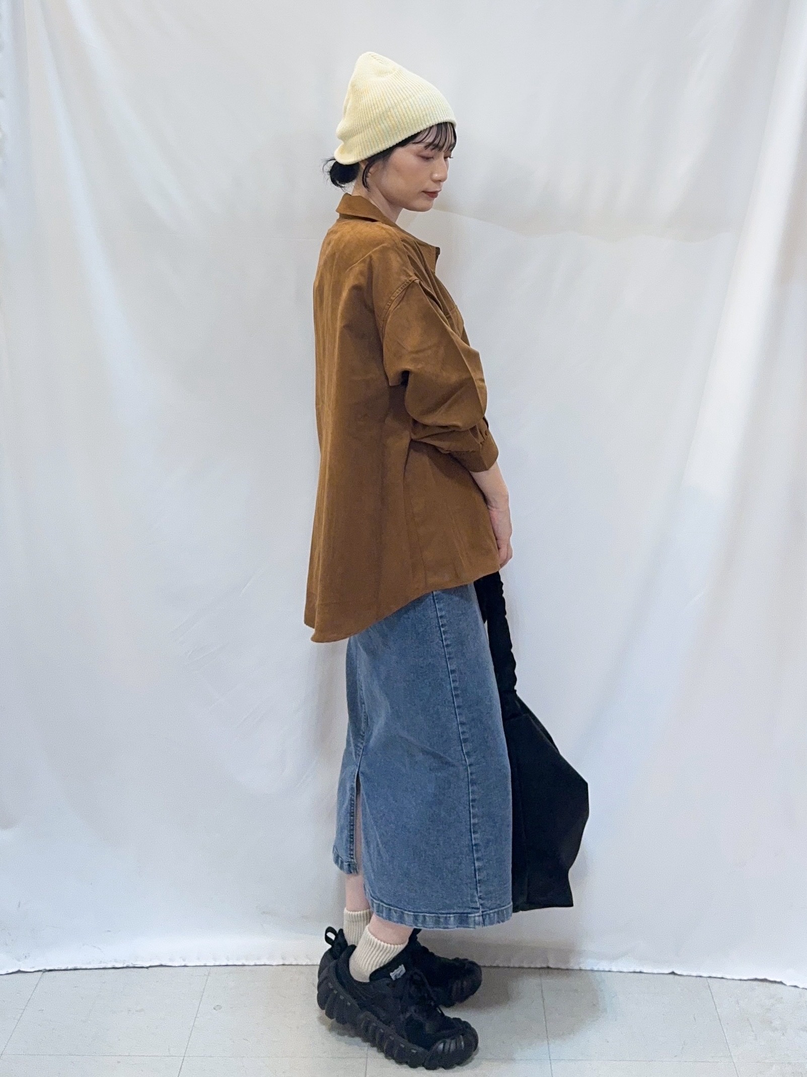 𝐇𝐢𝐫𝐨𝐦𝐢さんの「SHOO･LA･RUE｜【S-LL/洗濯機可】なめらかさが心地いい。スエード調ポケットシャツ」を使ったコーディネート