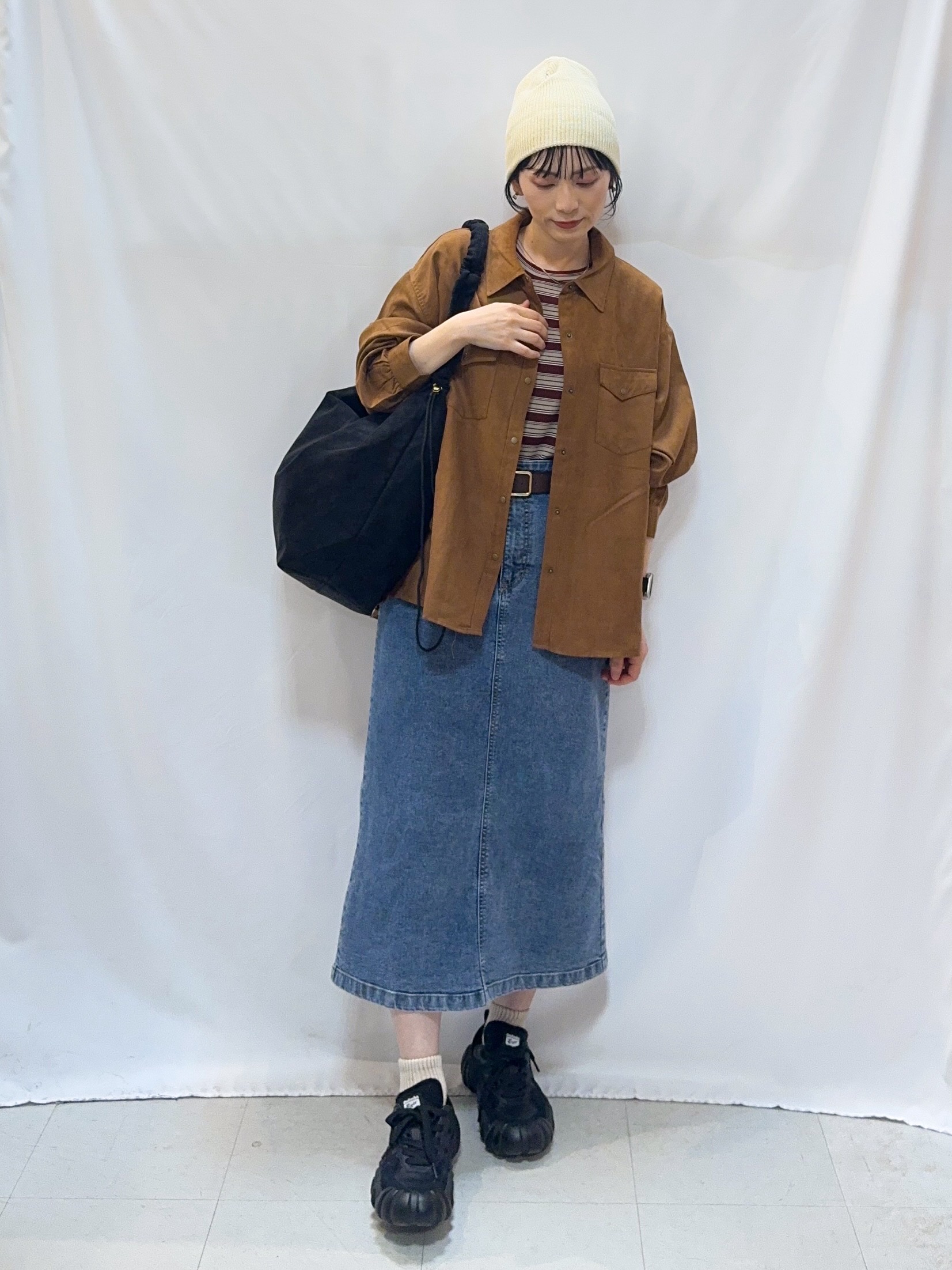 𝐇𝐢𝐫𝐨𝐦𝐢さんの「SHOO･LA･RUE｜【S-LL/洗濯機可】なめらかさが心地いい。スエード調ポケットシャツ」を使ったコーディネート