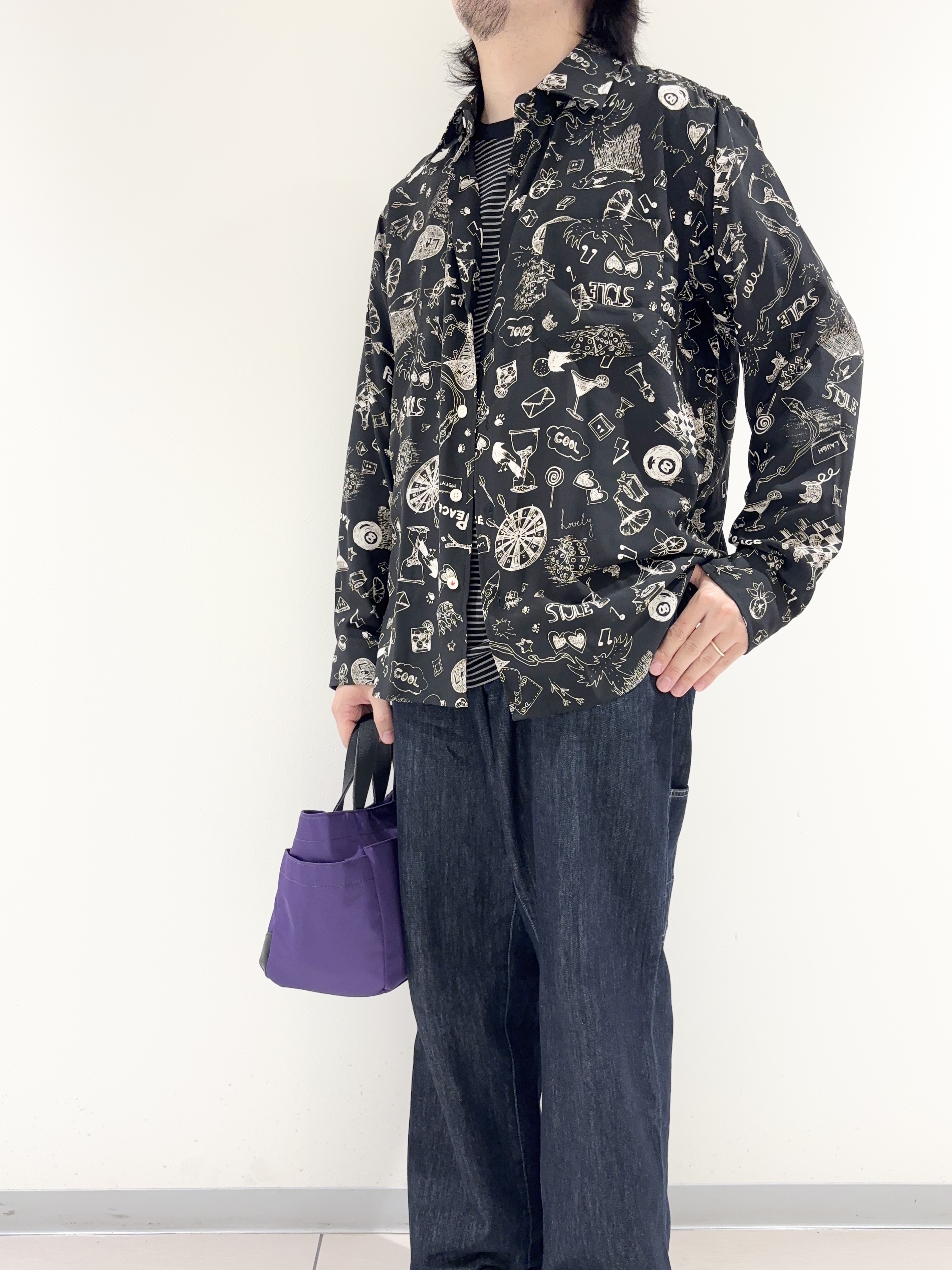 及川さんの「TAKEO KIKUCHI｜【BOWLER HAT LABEL】日本製PLAYプリントシャツ」を使ったコーディネート