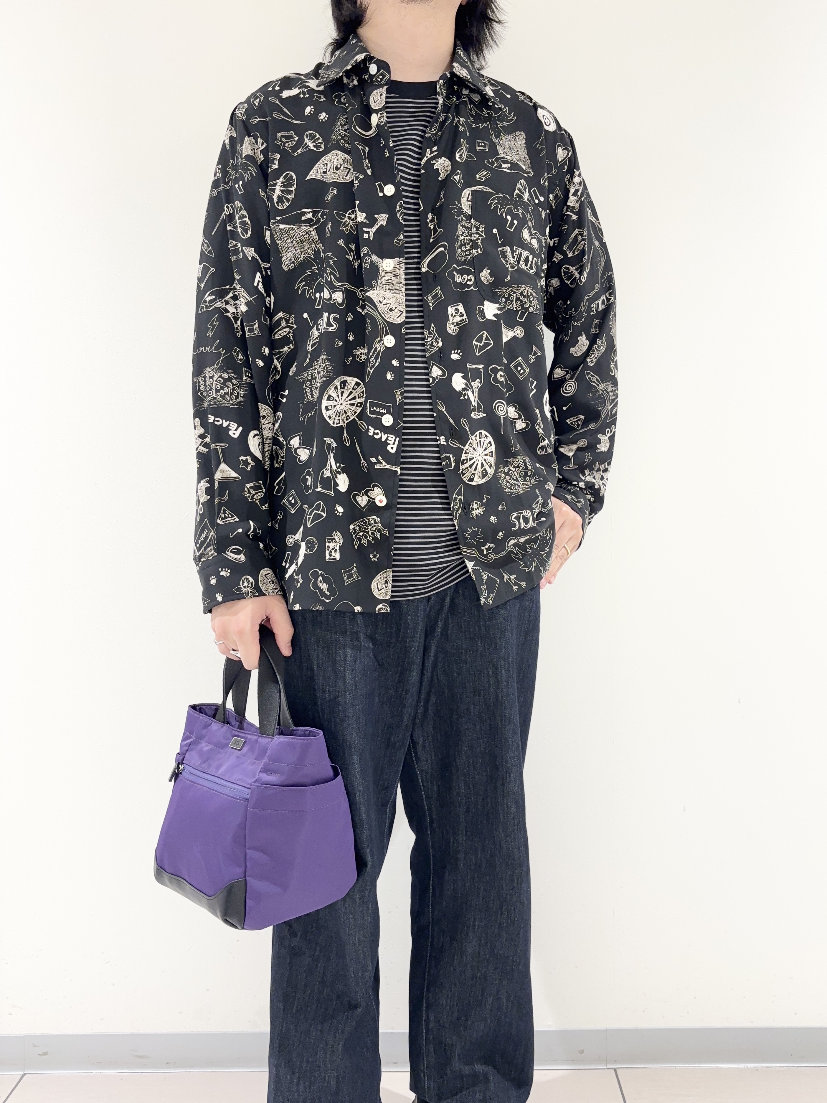 及川さんの「TAKEO KIKUCHI｜【BOWLER HAT LABEL】日本製PLAYプリントシャツ」を使ったコーディネート
