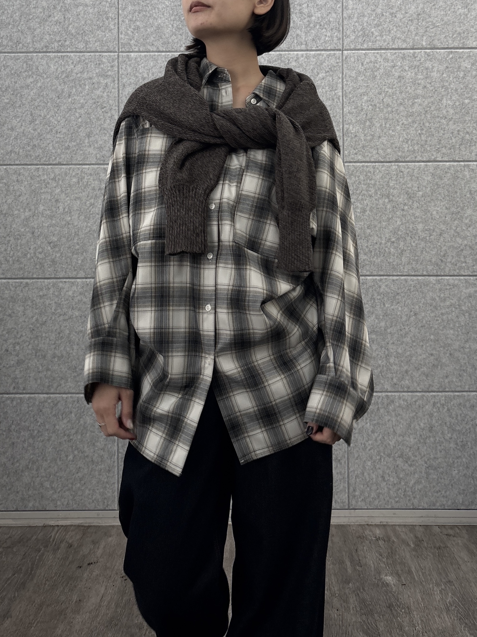 ayanoさんの「INDIVI｜タイムレスフォルムシャツ【LIVE紹介／上枝みどりさん着用】」を使ったコーディネート