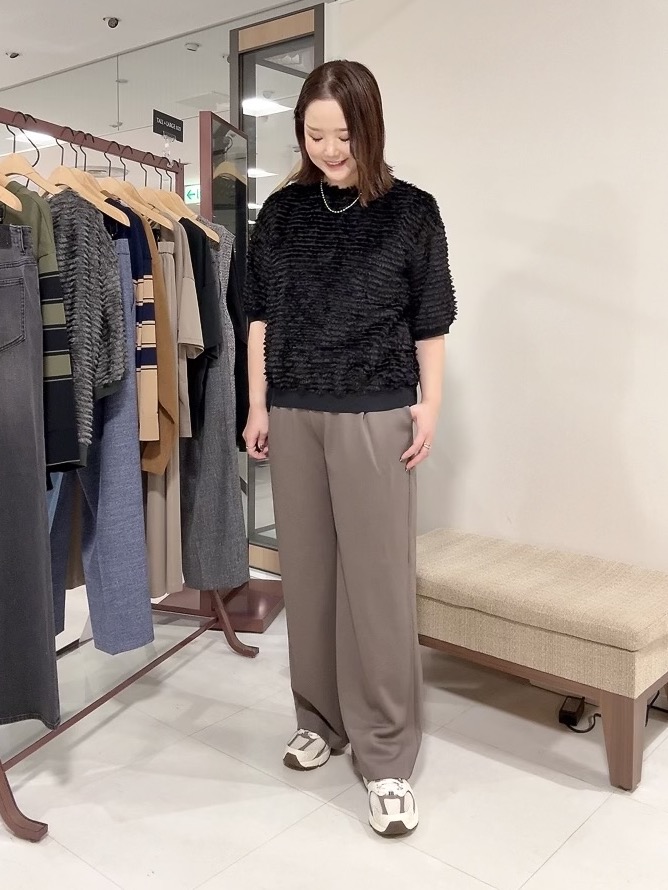 YUIさんの「UNTITLED｜【秋映え/体型カバー】フェザージャガードプルオーバー」を使ったコーディネート
