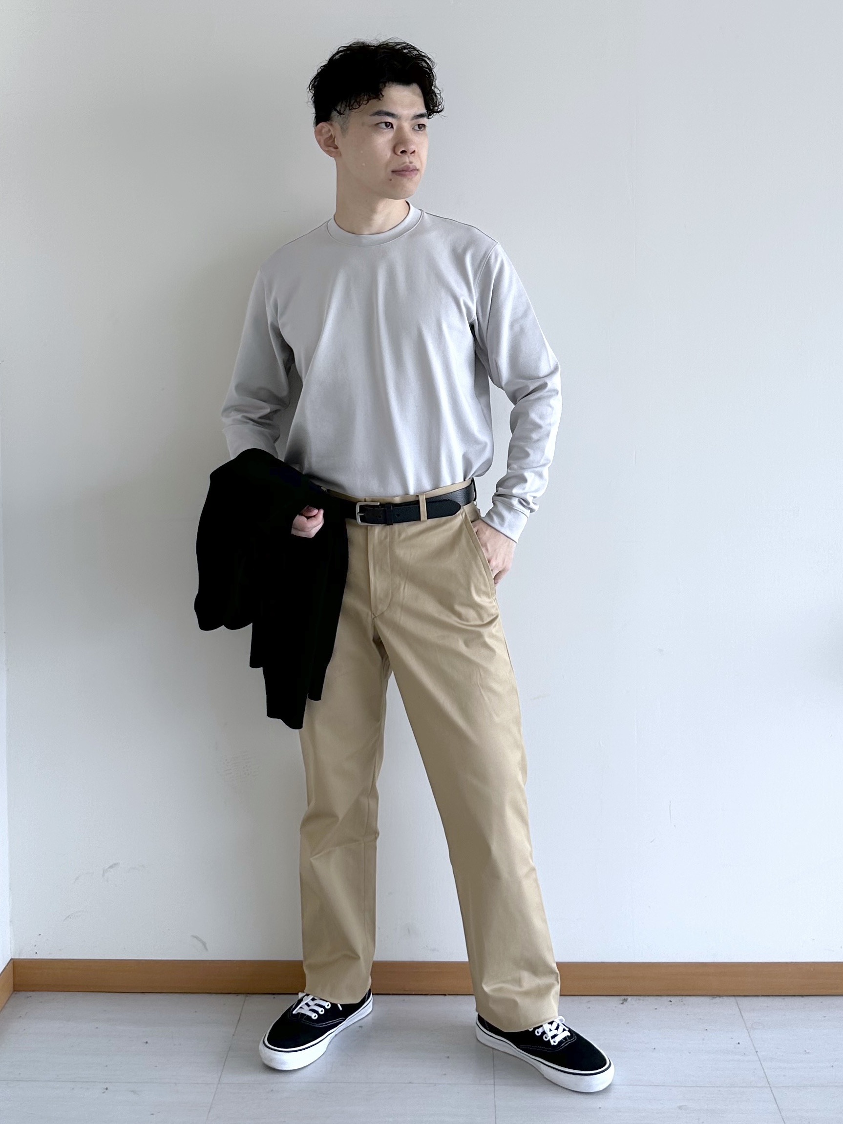 イッシーさんの「TAKEO KIKUCHI｜【BOWLER HAT LABEL】日本製クルーネックカーディガン」を使ったコーディネート
