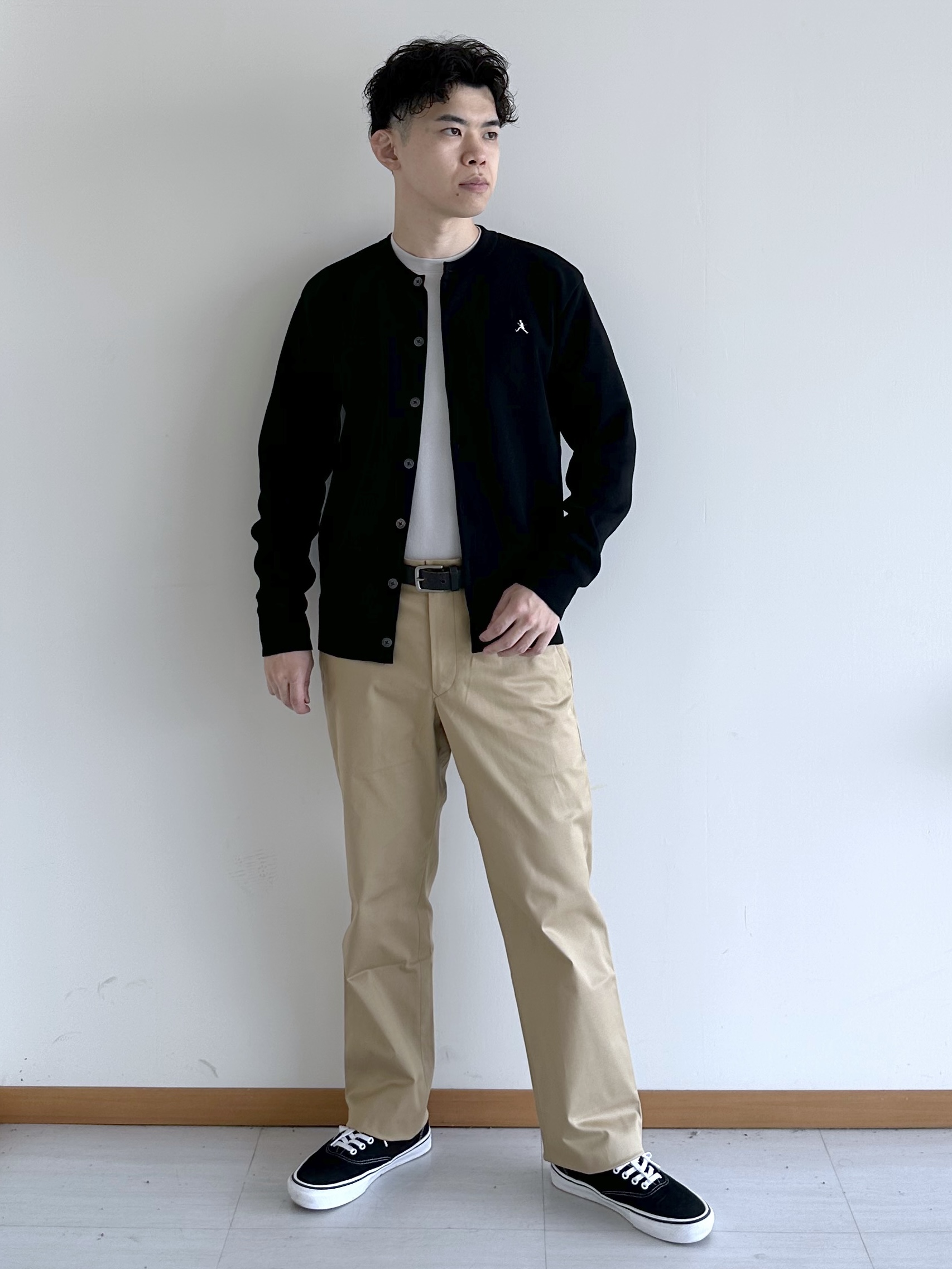 イッシーさんの「TAKEO KIKUCHI｜【BOWLER HAT LABEL】日本製クルーネックカーディガン」を使ったコーディネート