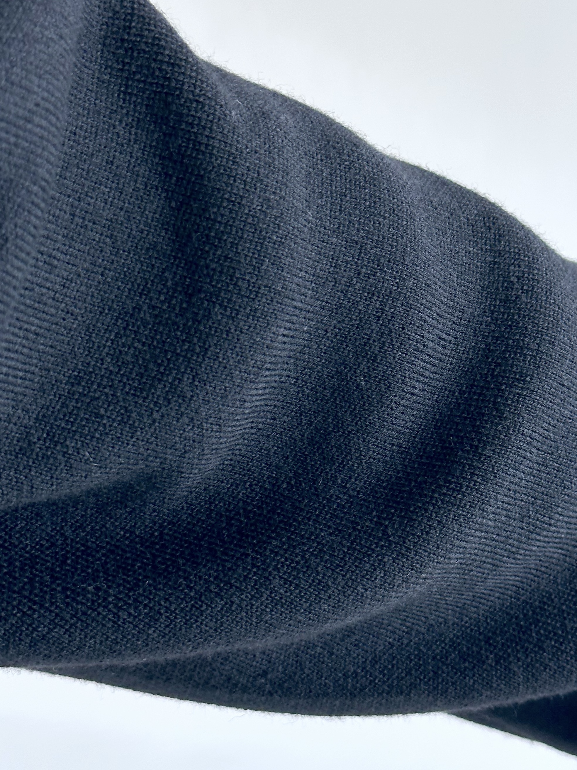 イッシーさんの「TAKEO KIKUCHI｜【BOWLER HAT LABEL】日本製クルーネックカーディガン」を使ったコーディネート