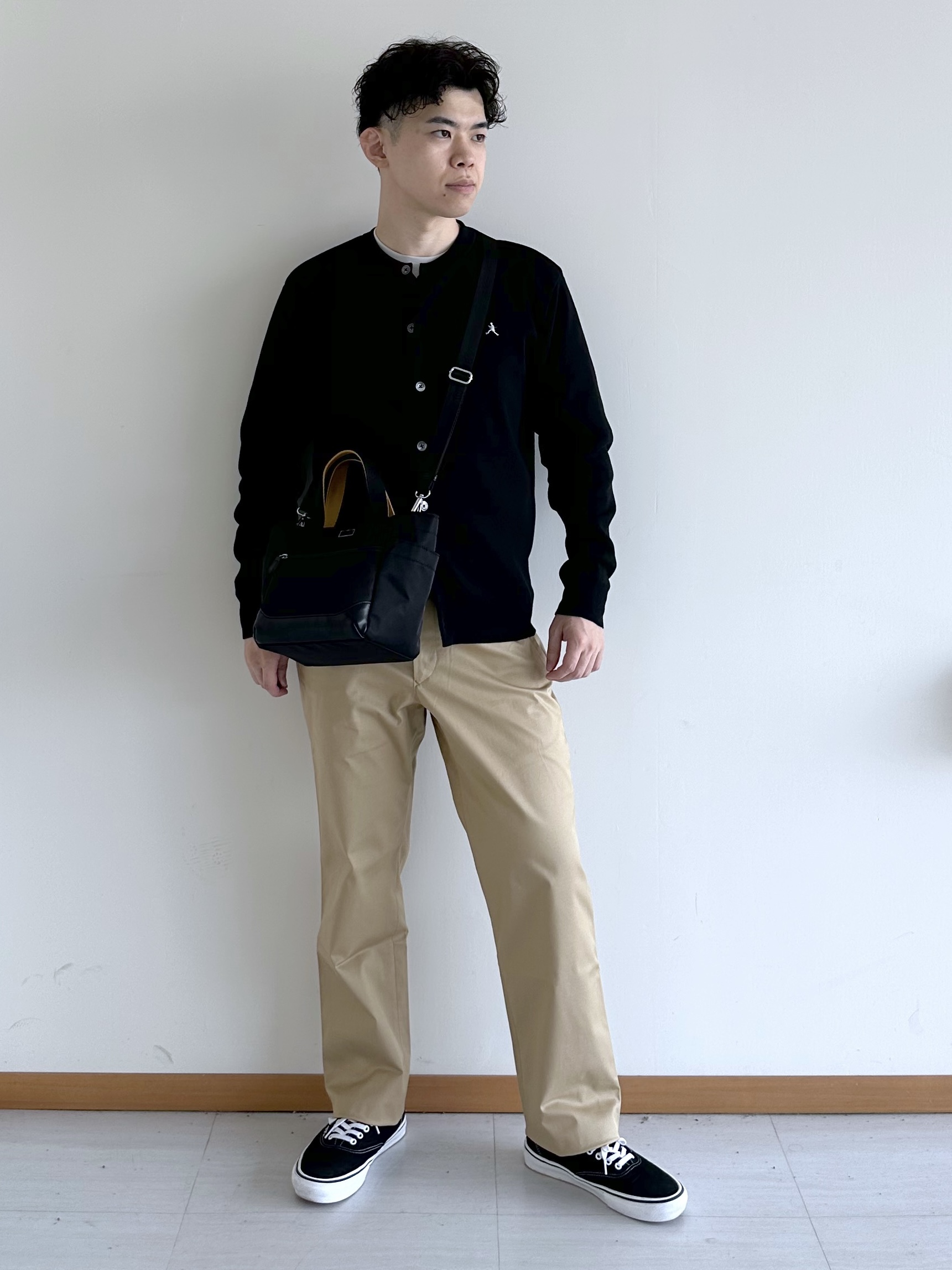 イッシーさんの「TAKEO KIKUCHI｜【BOWLER HAT LABEL】日本製クルーネックカーディガン」を使ったコーディネート