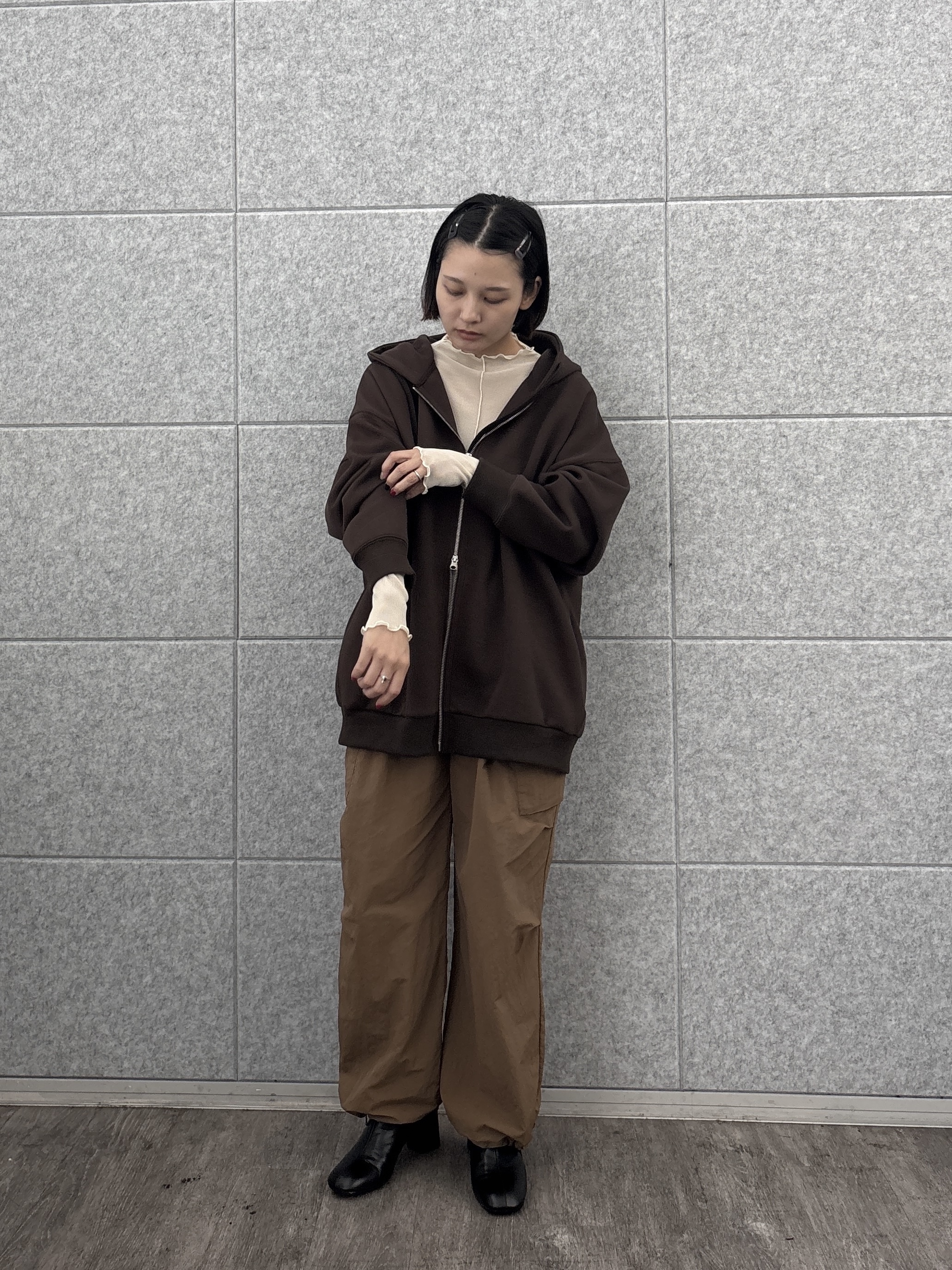 ayanoさんの「INDIVI｜シアーラメハイネックカットソー」を使ったコーディネート