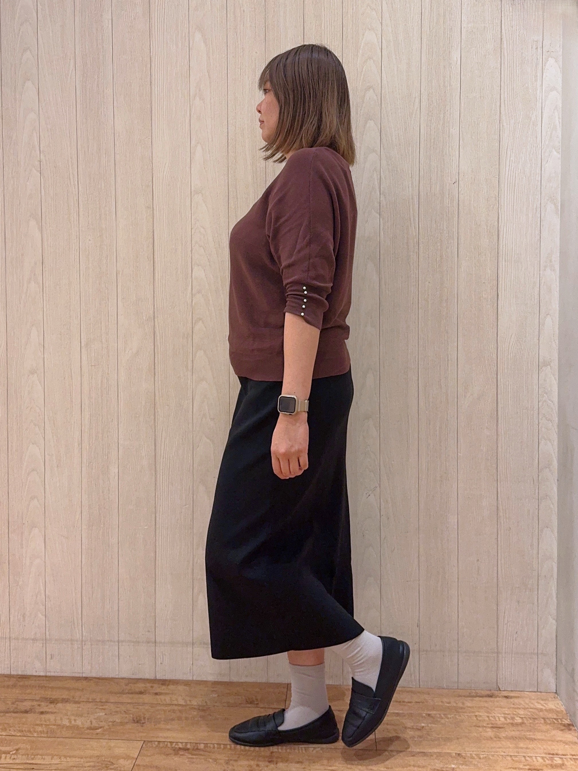 あーやさんの「SHOO･LA･RUE｜【毛玉になりにくい】パール調ボタンが女性らしさをプラス ガーター切替 7分袖ドルマンニット」を使ったコーディネート
