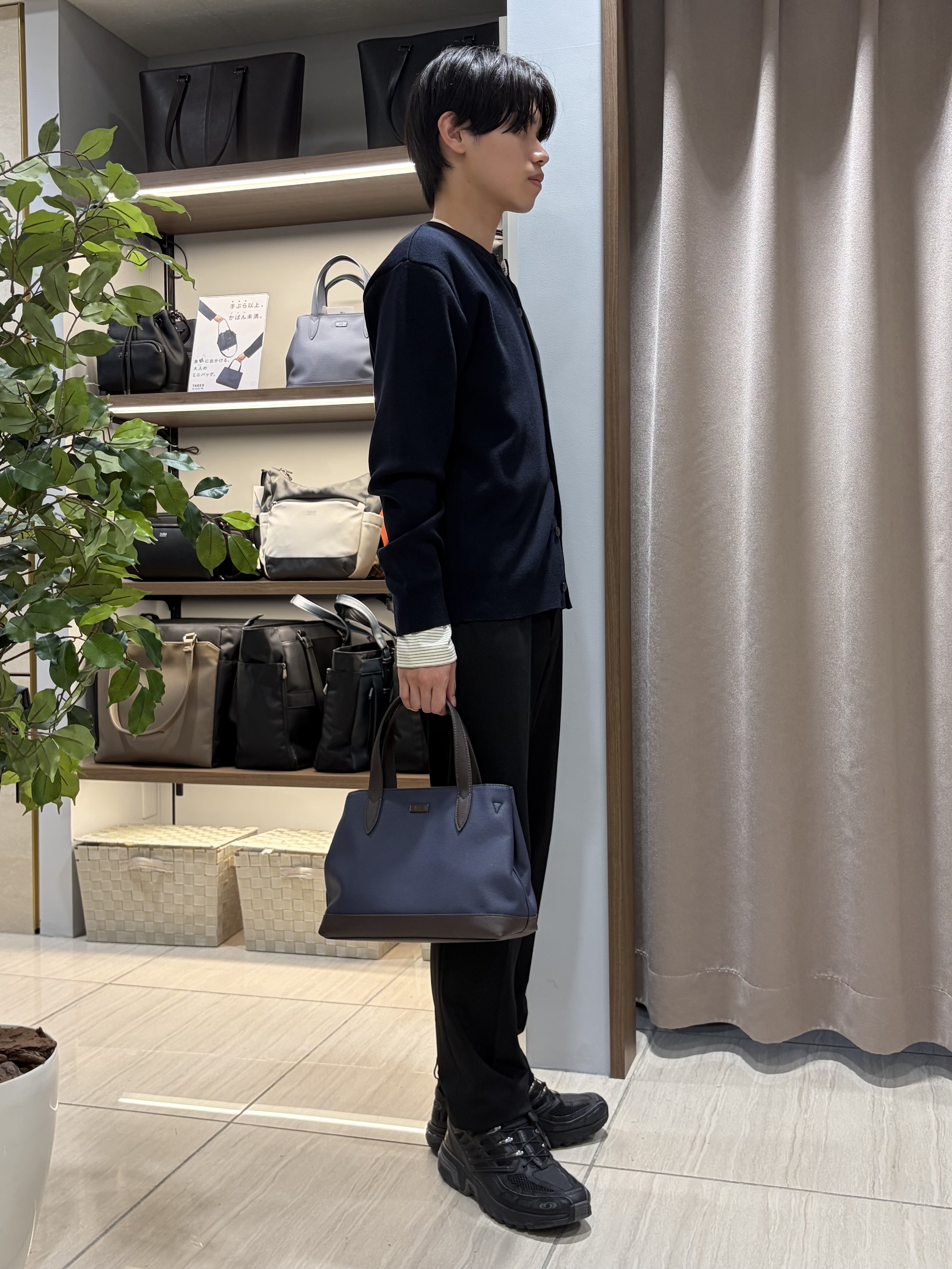 hiroさんの「TAKEO KIKUCHI｜【BOWLER HAT LABEL】日本製クルーネックカーディガン」を使ったコーディネート