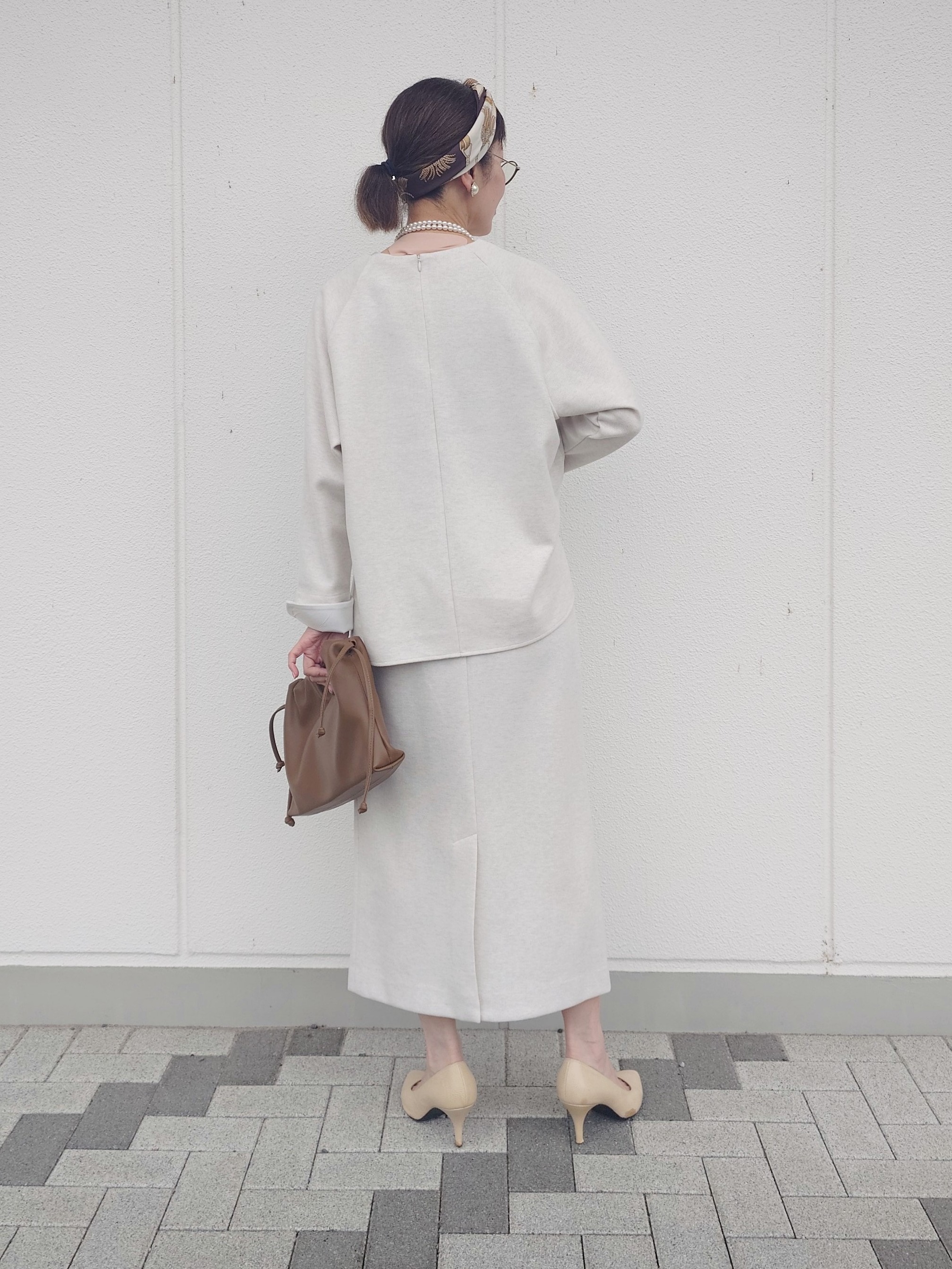 MUTSUKOさんの「UNTITLED｜【セットアップ可/スウェットライク】袖口シャツドッキングプルオーバー」を使ったコーディネート