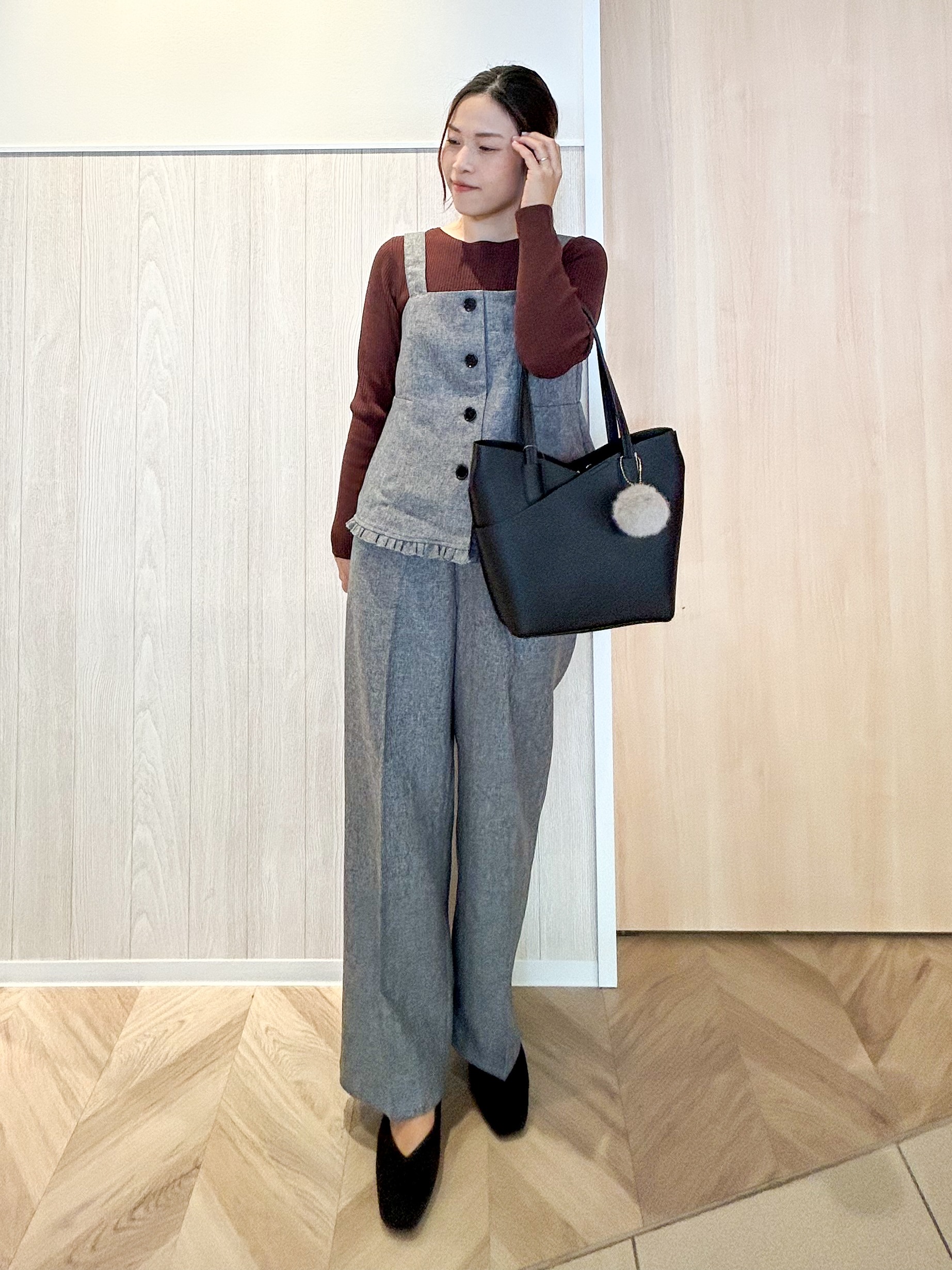 tomoさんの「SHOO･LA･RUE｜【毛玉になりにくい/S-LL/洗濯機可】ボートネックで首元美しく やわらかリブニット」を使ったコーディネート