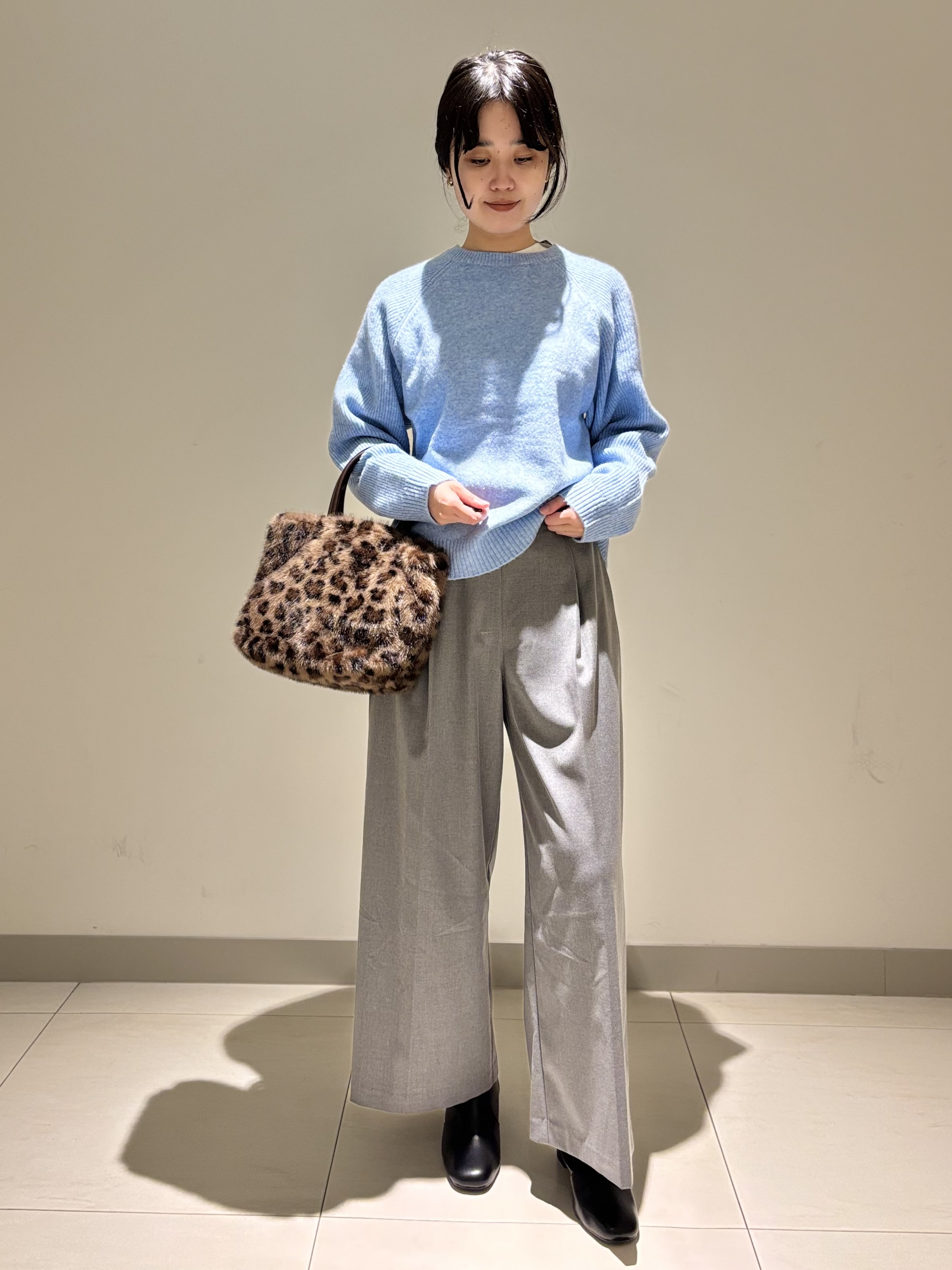 mayuさんの「Dessin｜【洗濯機OK/サスティナブル/6色展開】編地切替ラグラン ニットプルオーバー」を使ったコーディネート