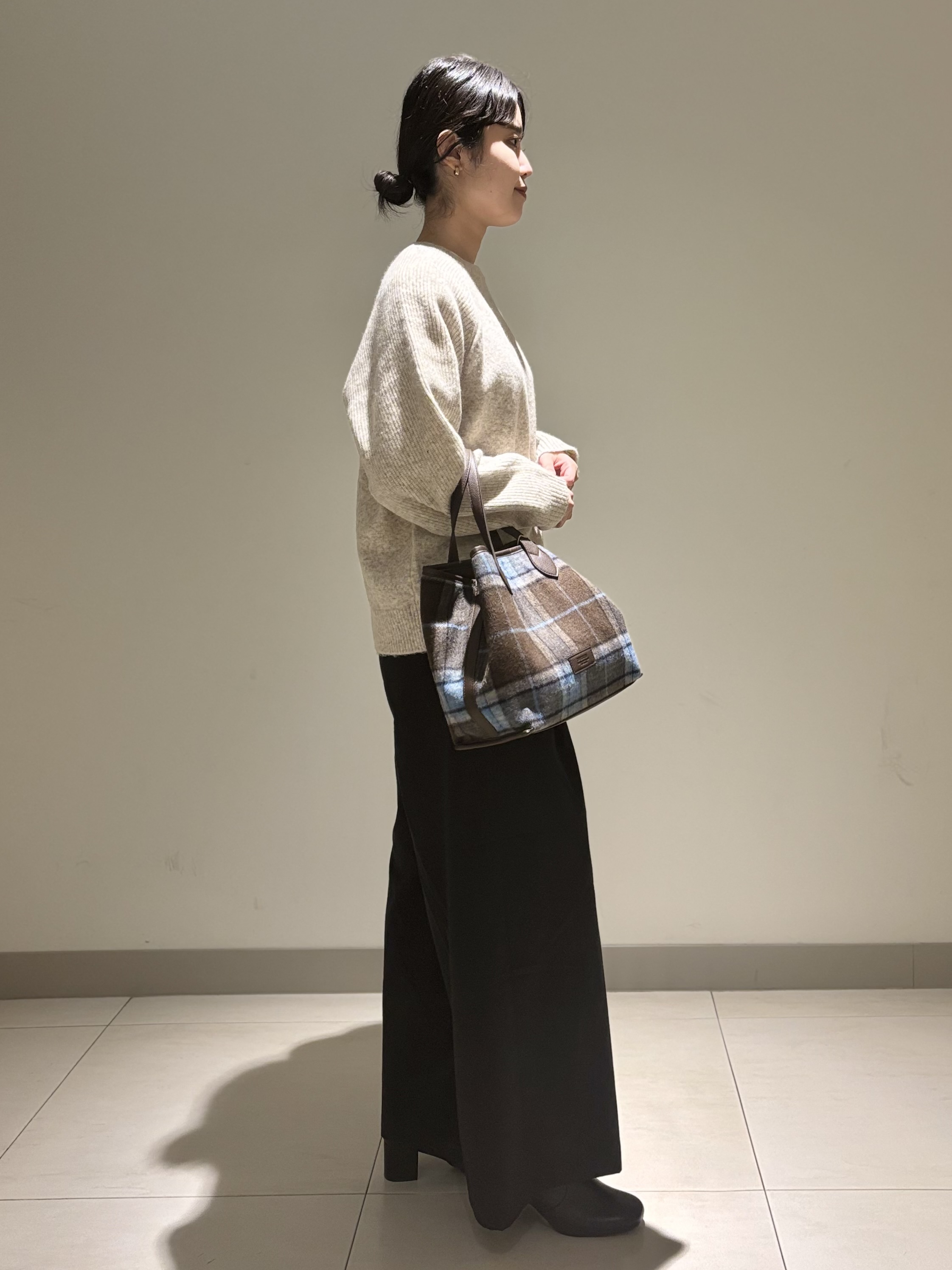 mayuさんの「Dessin｜【洗濯機OK/サスティナブル/6色展開】編地切替ラグラン ニットプルオーバー」を使ったコーディネート
