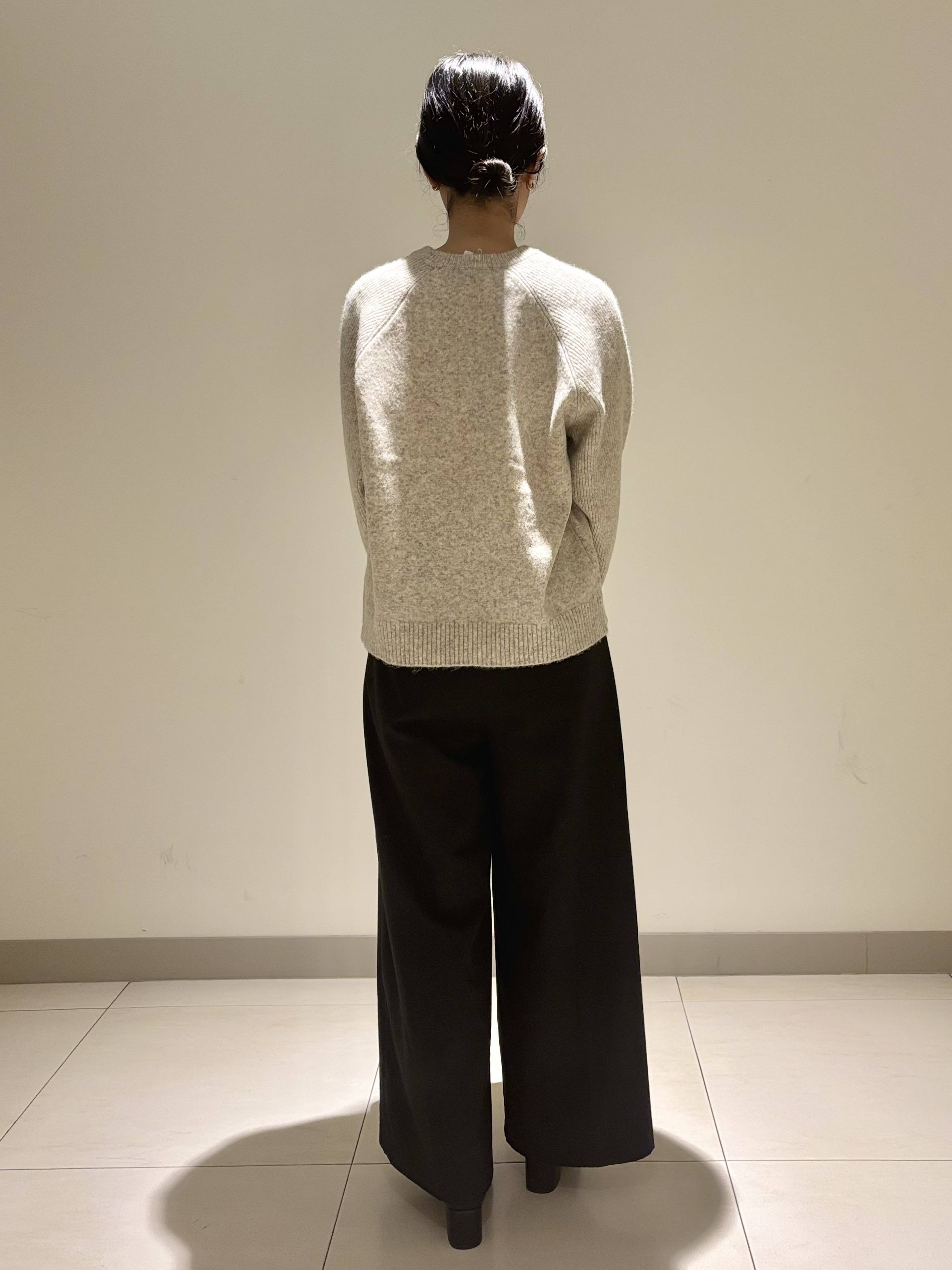 mayuさんの「Dessin｜【洗濯機OK/サスティナブル/6色展開】編地切替ラグラン ニットプルオーバー」を使ったコーディネート