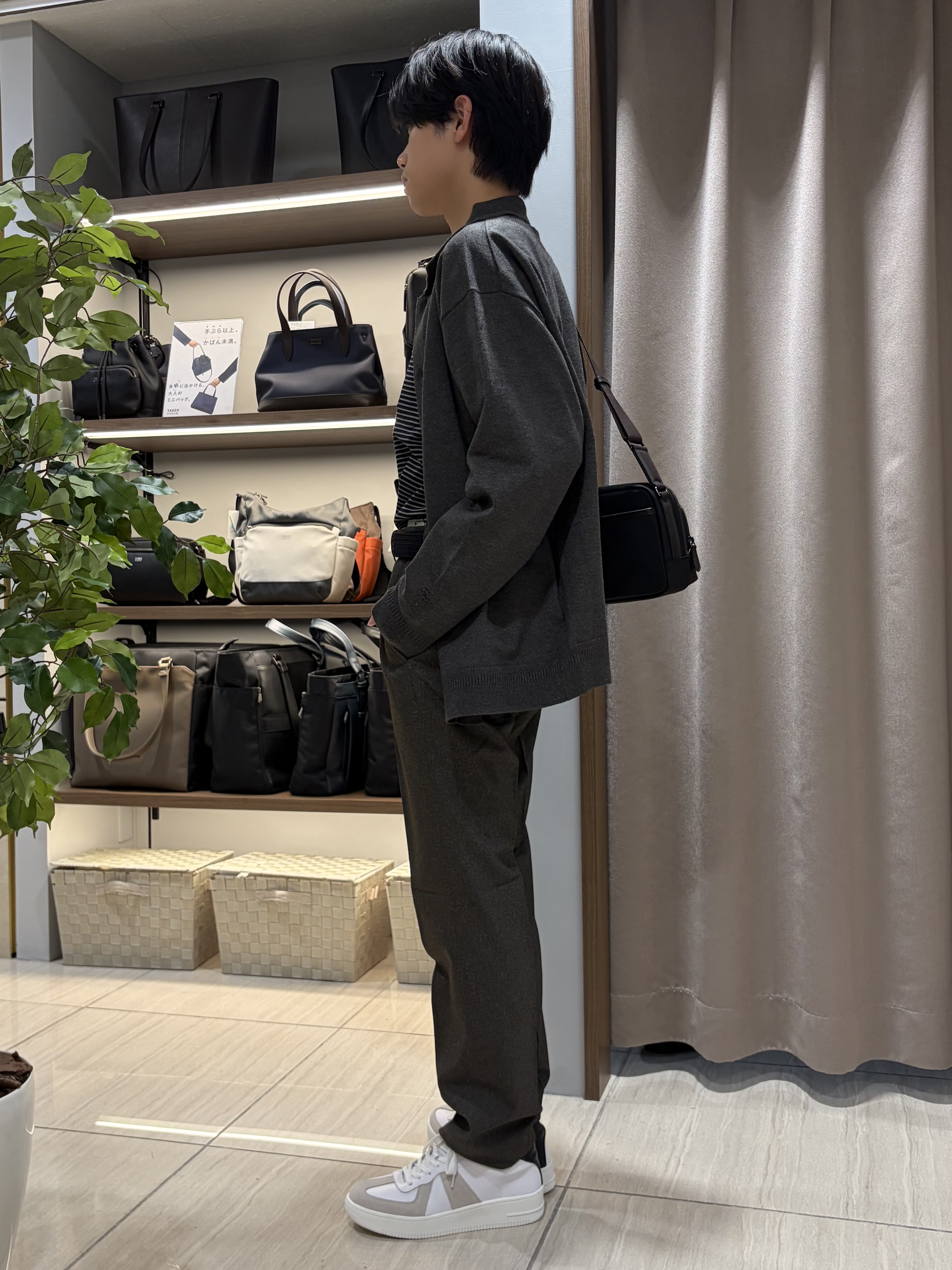 hiroさんの「TAKEO KIKUCHI｜ニット シャツ カーディガン」を使ったコーディネート
