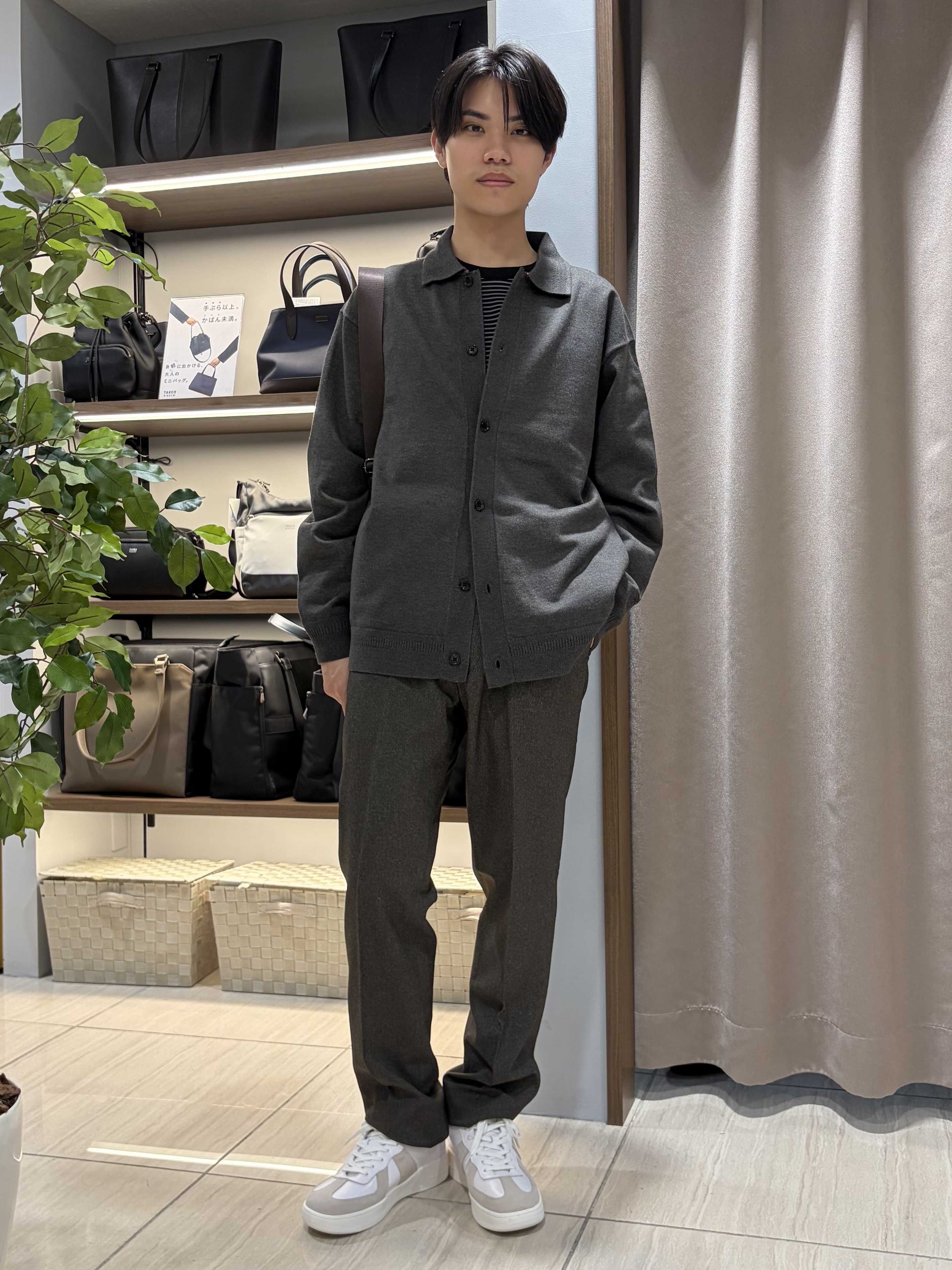 hiroさんの「TAKEO KIKUCHI｜ニット シャツ カーディガン」を使ったコーディネート