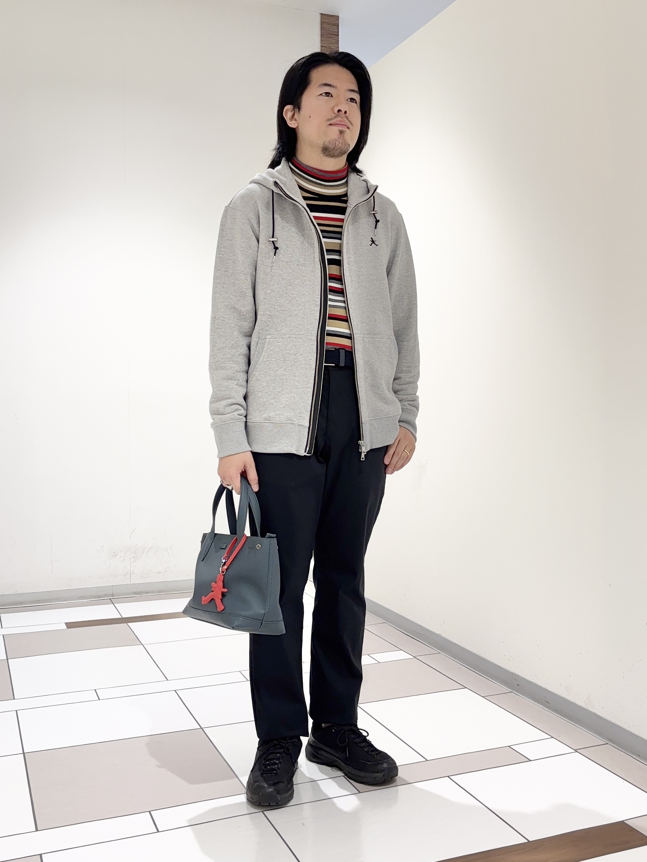 及川さんの「TAKEO KIKUCHI｜【BOWLER HAT LABEL】ジップアップ スウェットパーカー」を使ったコーディネート