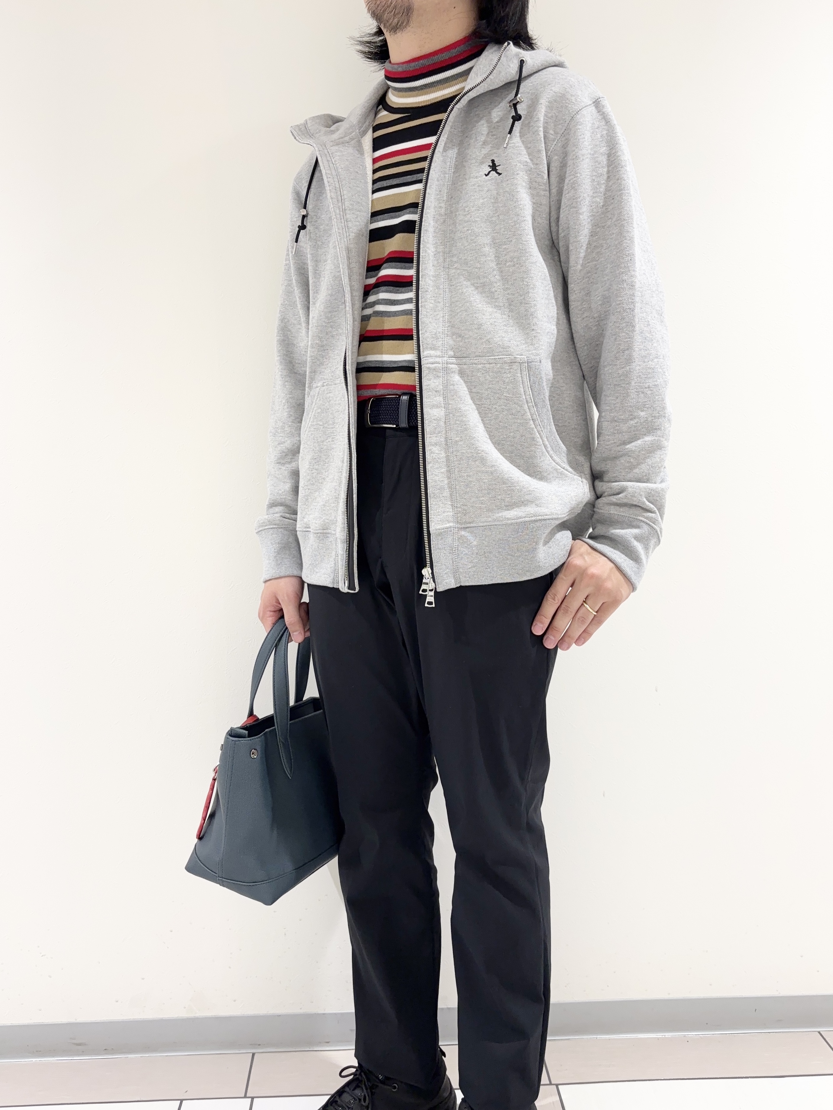 及川さんの「TAKEO KIKUCHI｜【BOWLER HAT LABEL】ジップアップ スウェットパーカー」を使ったコーディネート
