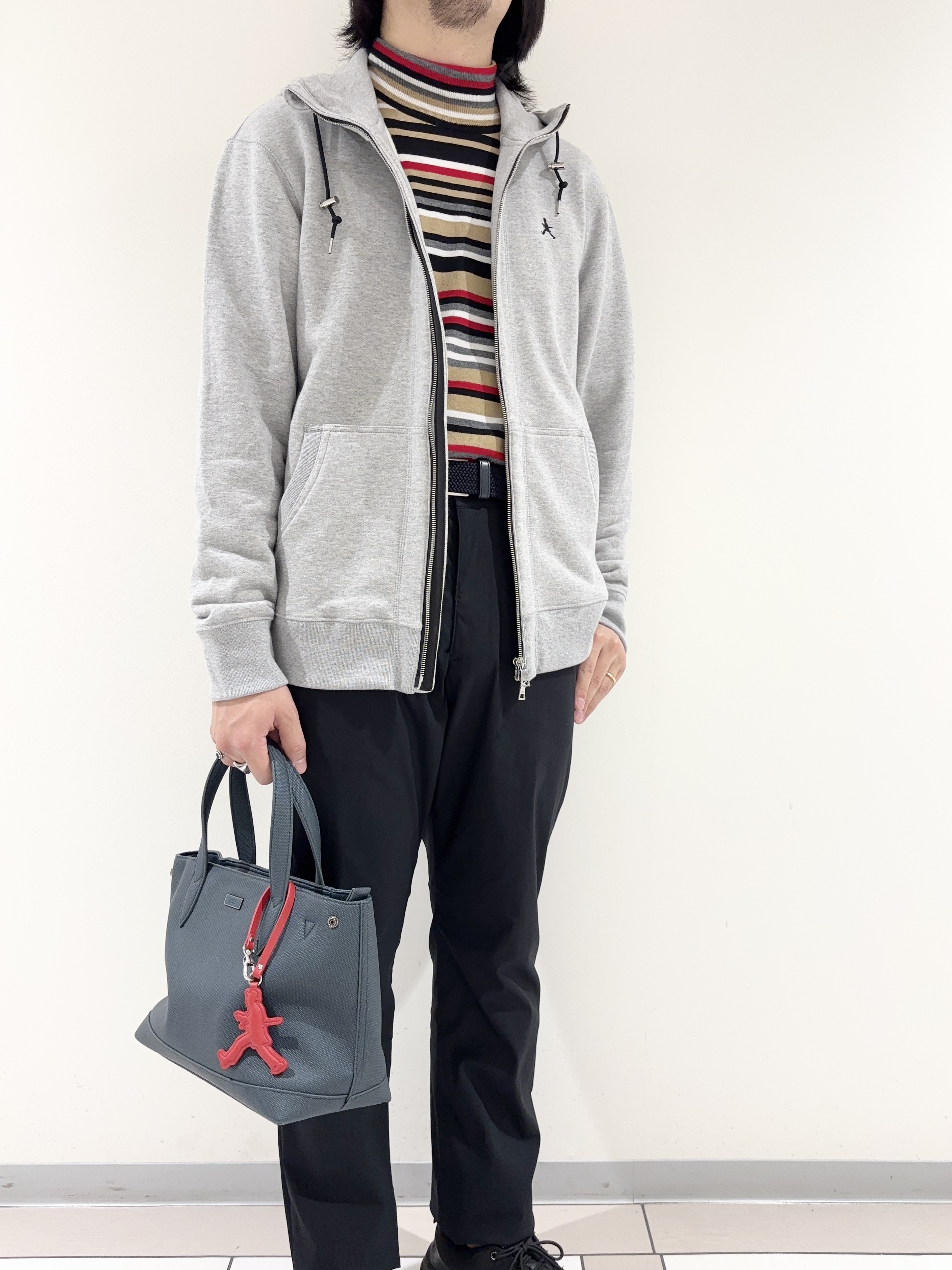 及川さんの「TAKEO KIKUCHI｜【BOWLER HAT LABEL】ジップアップ スウェットパーカー」を使ったコーディネート