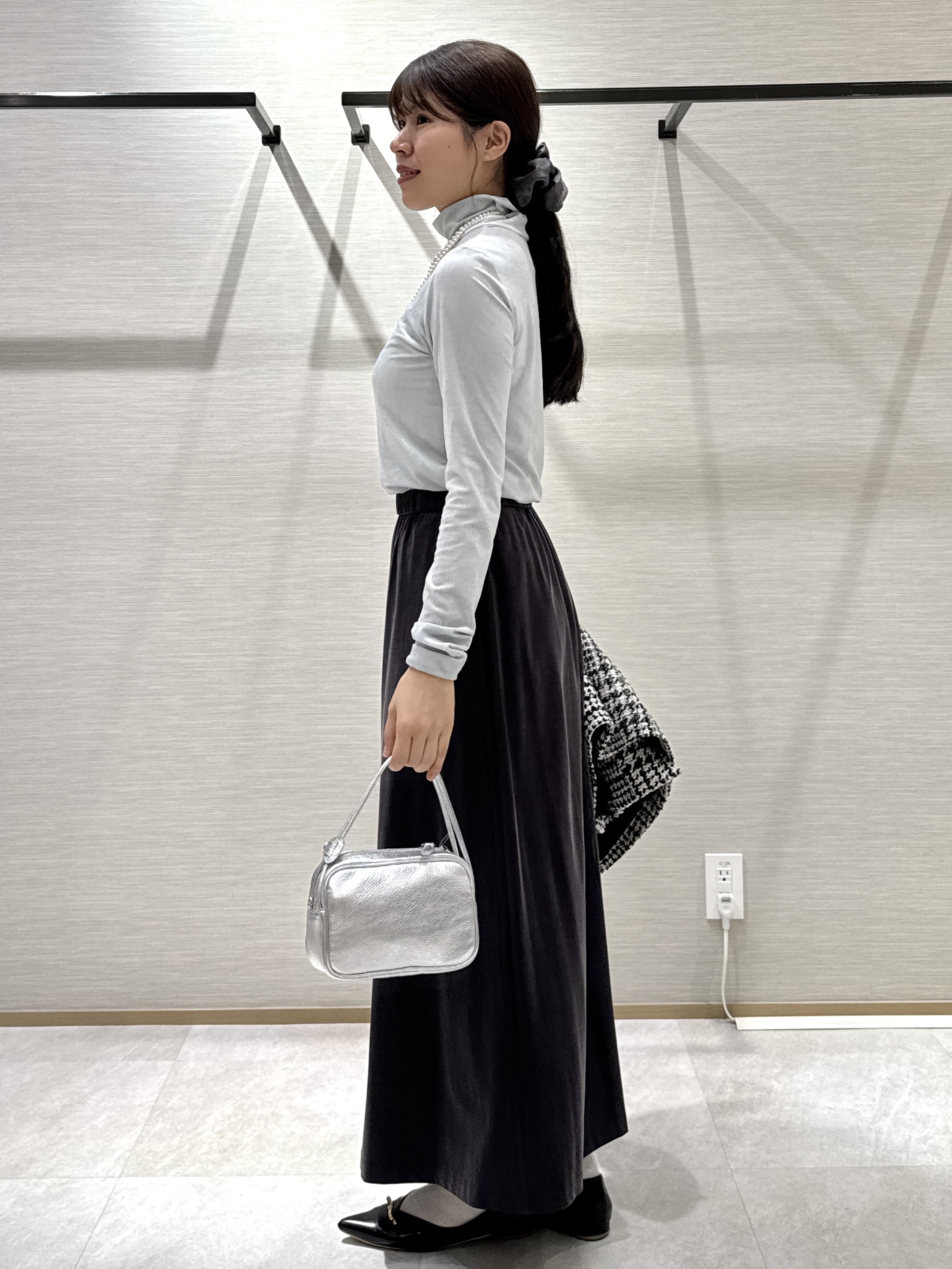 nanaさんの「UNTITLED｜【重ね着レイヤード】シアーベロアハイネックトップス」を使ったコーディネート