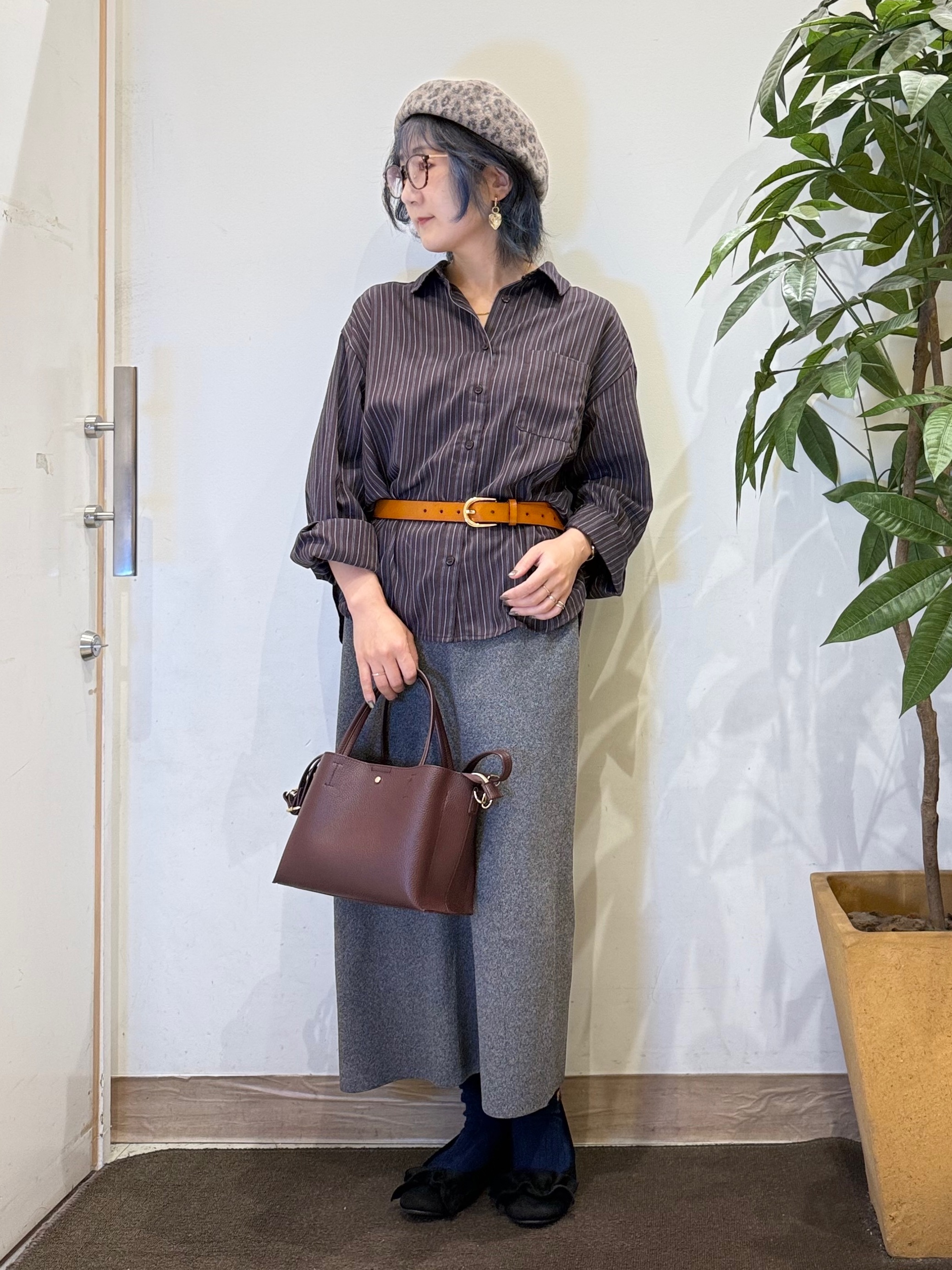 misakiさんの「SHOO･LA･RUE｜【洗濯後しわになりにくい/S-LL】気分で選ぶ 大人のデイリー使いに ベーシックシャツ」を使ったコーディネート