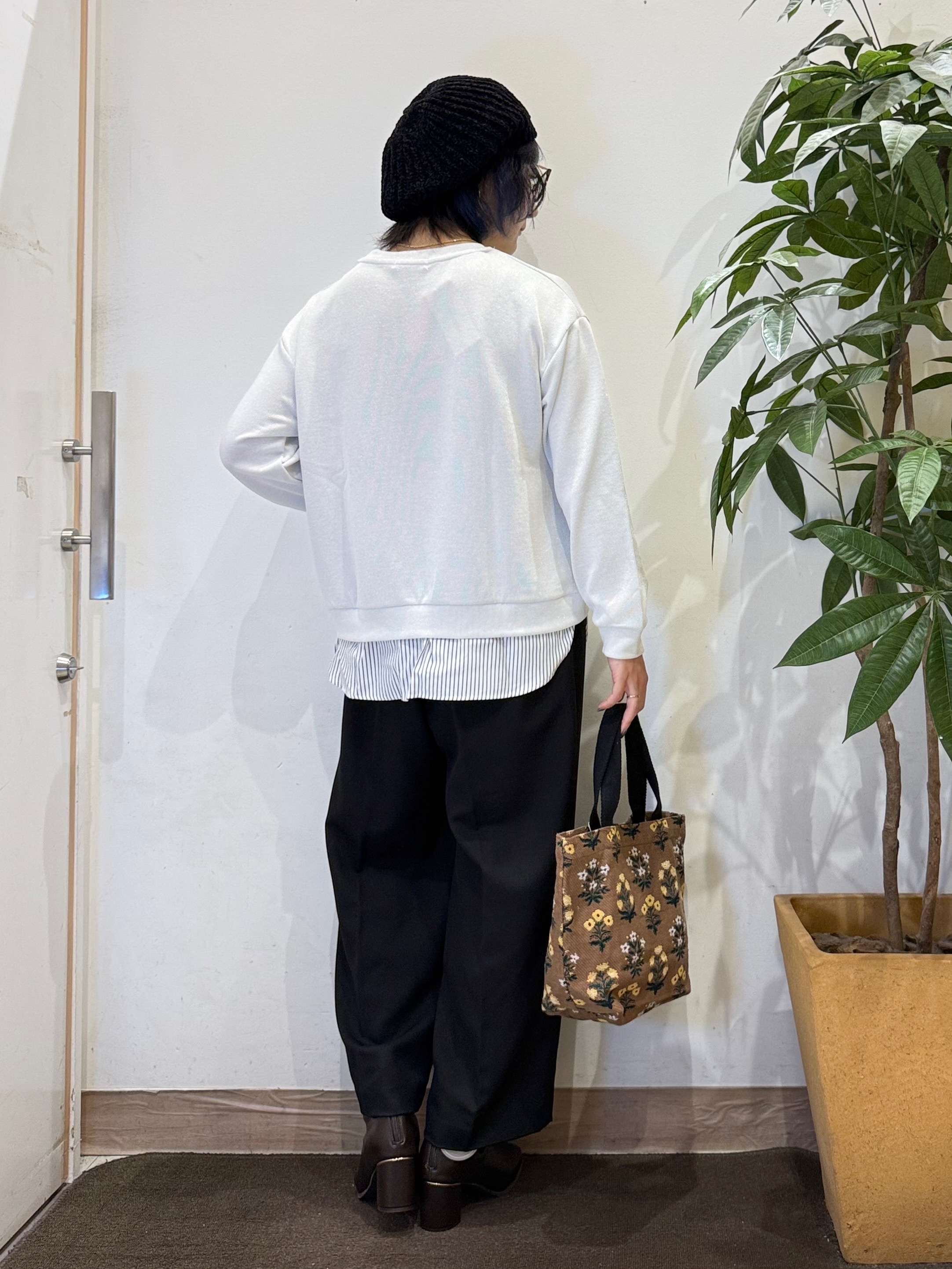 misakiさんの「SHOO･LA･RUE｜【S-LL/洗濯機可/体型カバー】インせず着られる レイヤード風 ラメ入りトップス」を使ったコーディネート