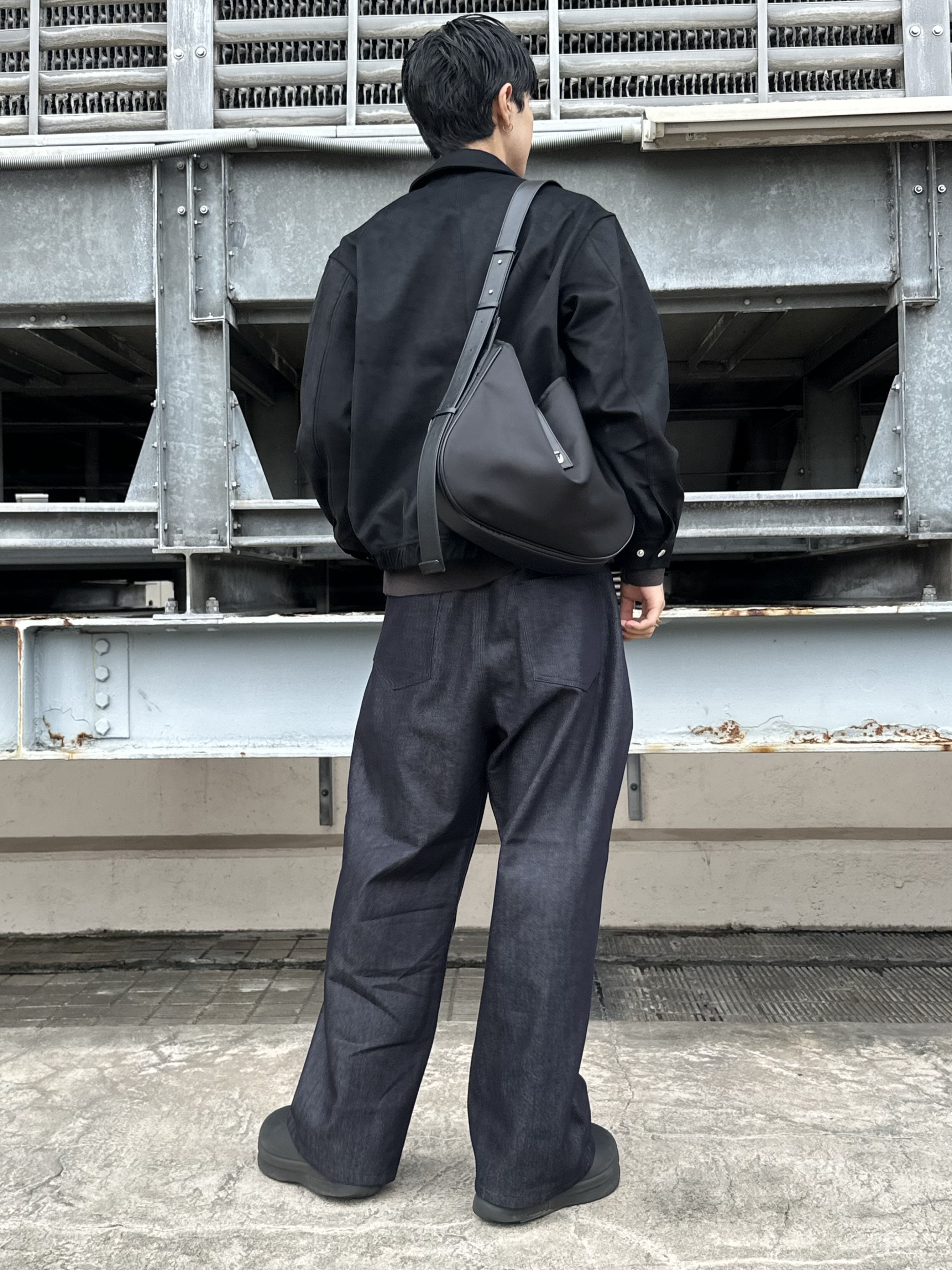 KOHEIさんの「tk.TAKEO KIKUCHI｜【色褪せしにくいデニム】Comfy Fadeless Denim Seriesワイドストレートデニム」を使ったコーディネート